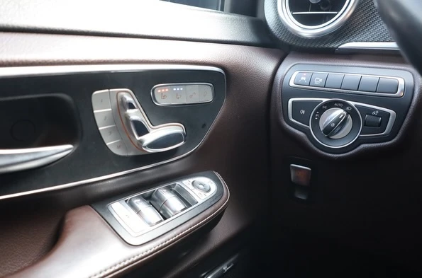 Mercedes-Benz V 300 V250D / 5 + 1 / FULL ЕКСТРИ / , снимка 8 - Автомобили и джипове - 54009587