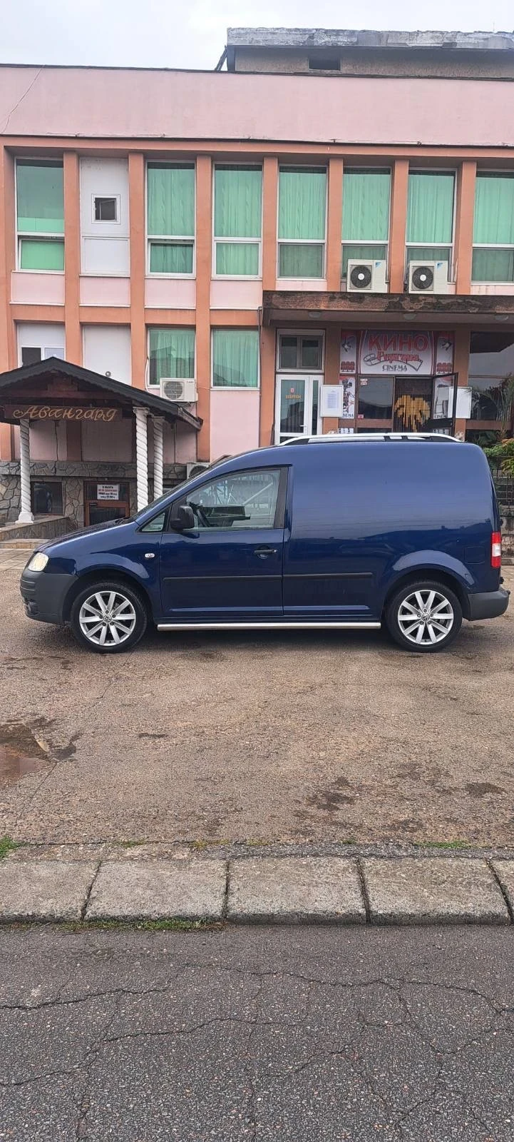 VW Caddy, снимка 9 - Автомобили и джипове - 56271545