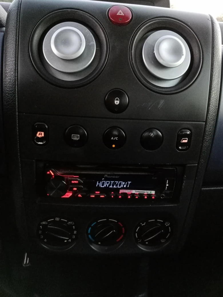 Citroen Berlingo 1.6i ПЪТНИК КЛИМА, снимка 17 - Автомобили и джипове - 56360347