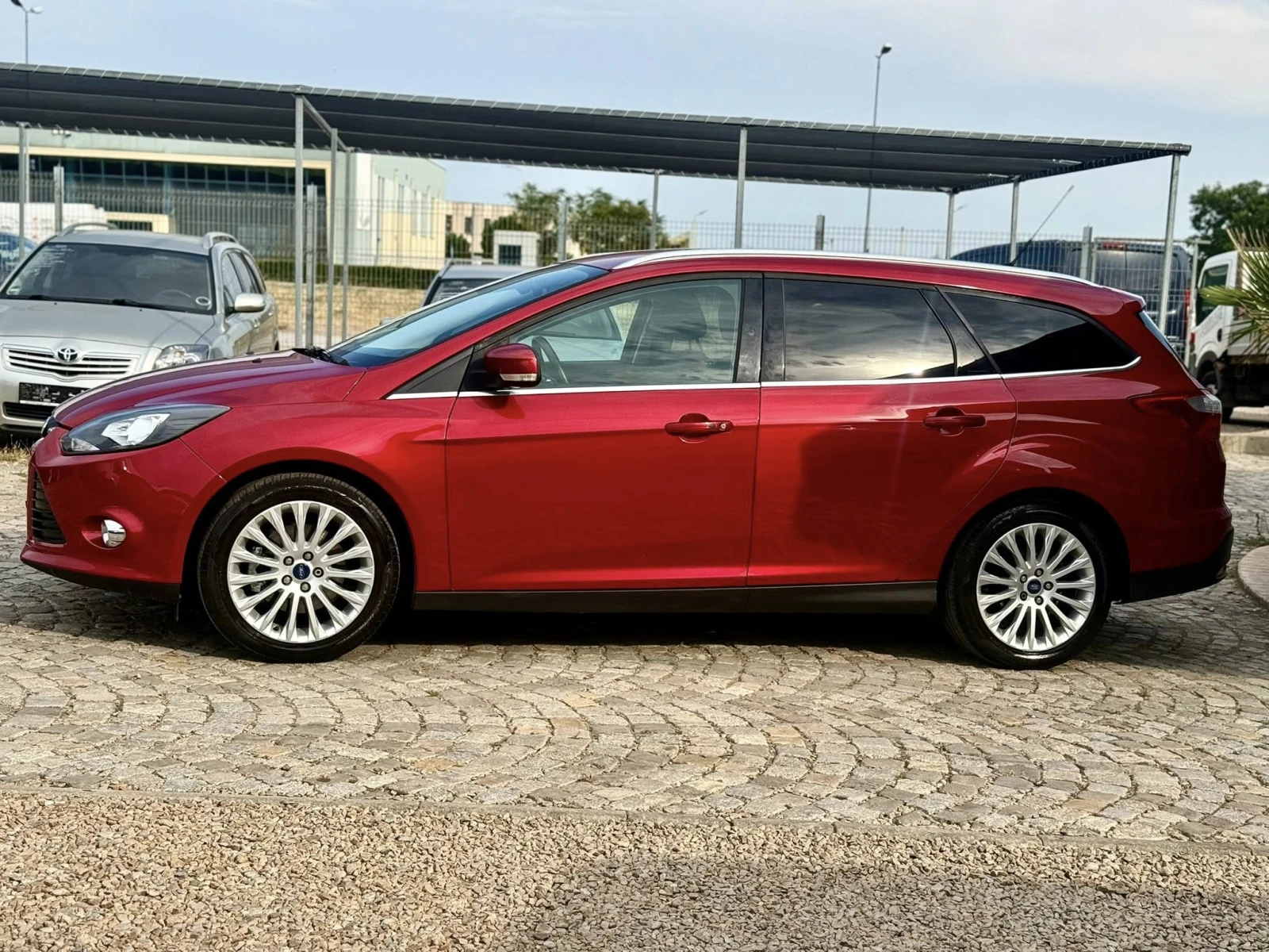 Ford Focus 1.6 TITANIUM 6-скорости - изображение 2