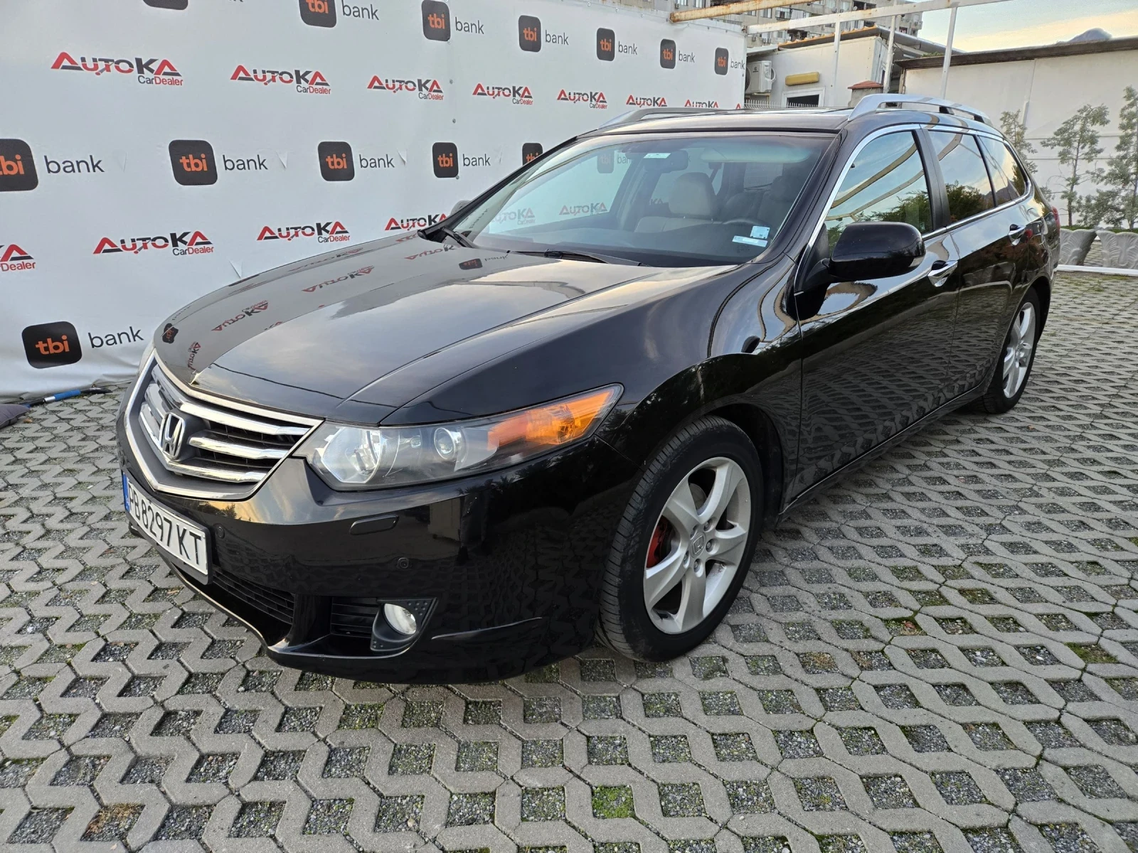 Honda Accord 2.2D-150кс= АВТОМАТ= EXECUTIVE= КАМЕРА= ШИБЕДАХ - изображение 6