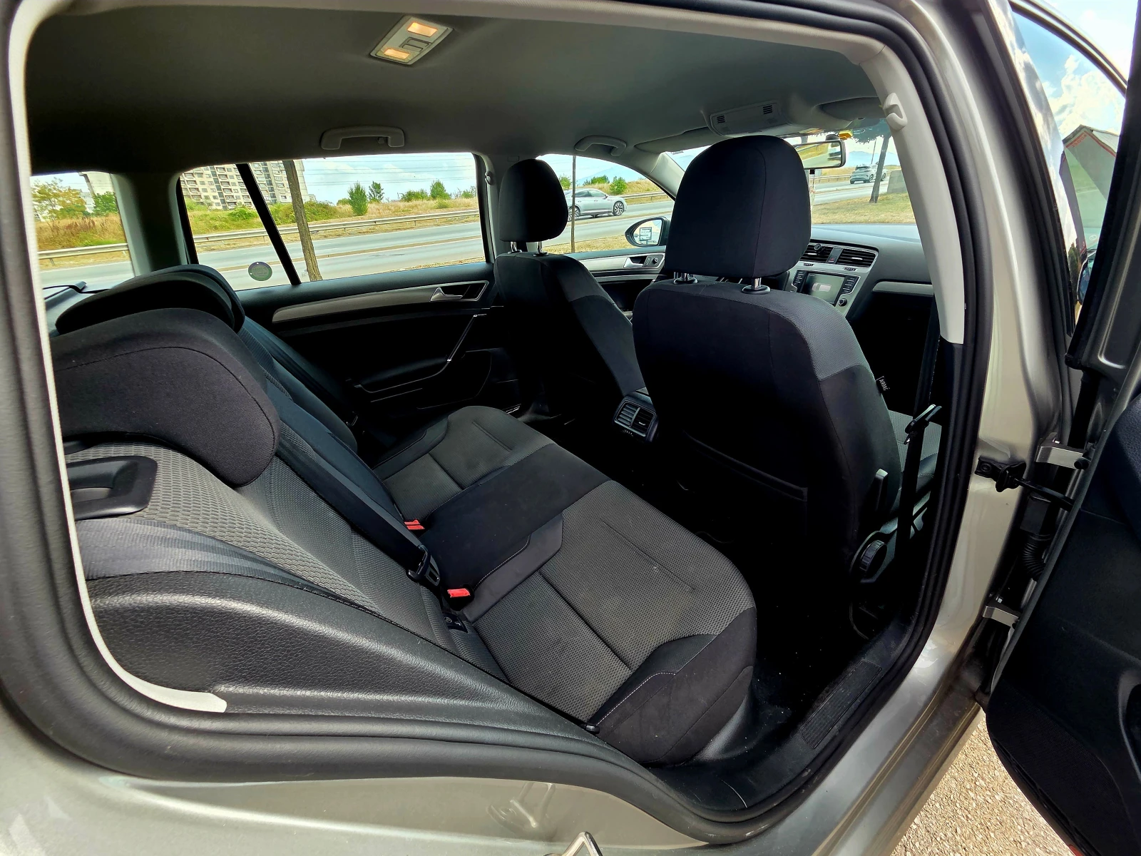 VW Golf TGI BlueMotion | Mobile.bg � ����������� 11
