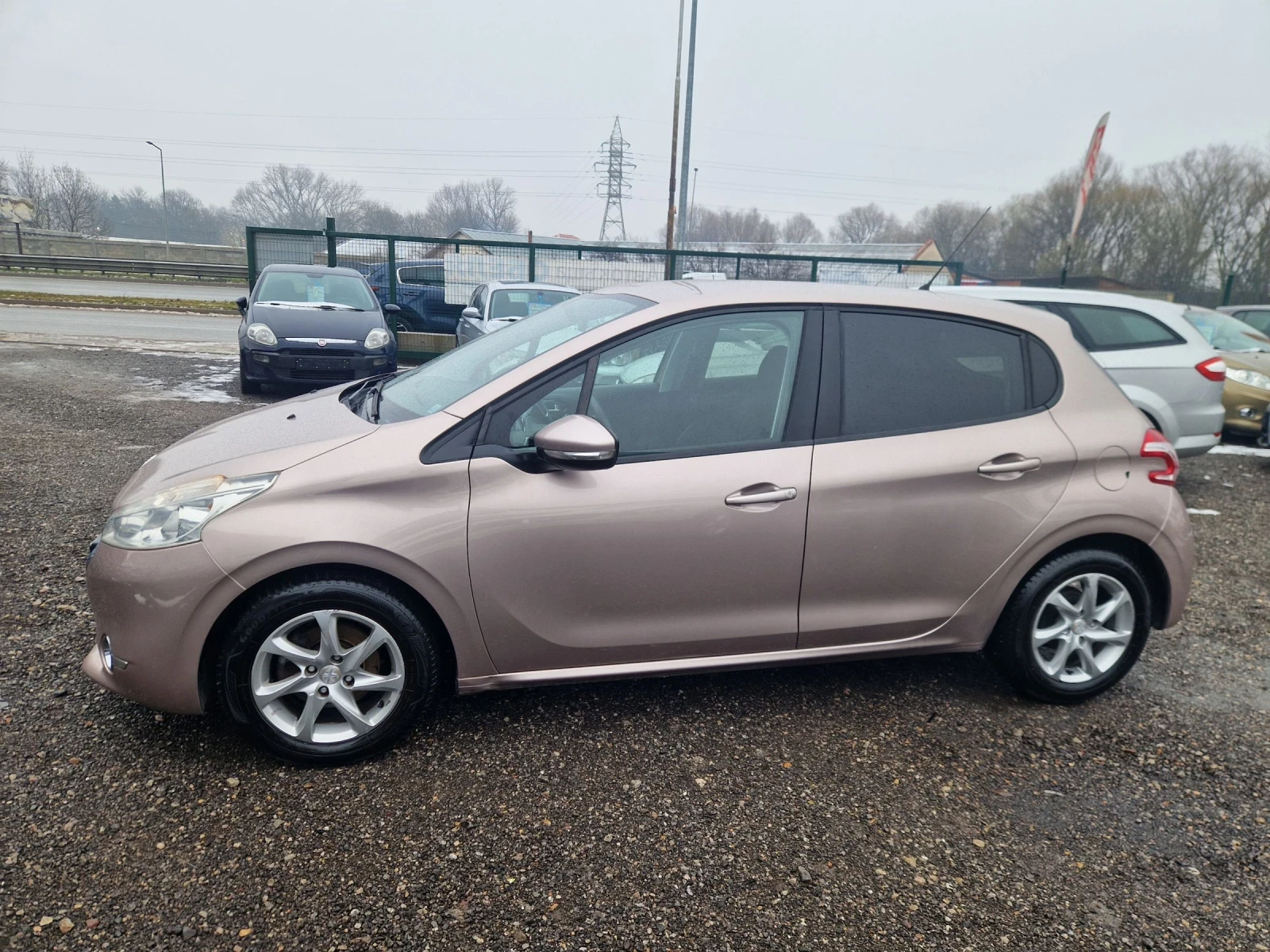Peugeot 208 1.4HDI 68HP. ITALIA - изображение 3