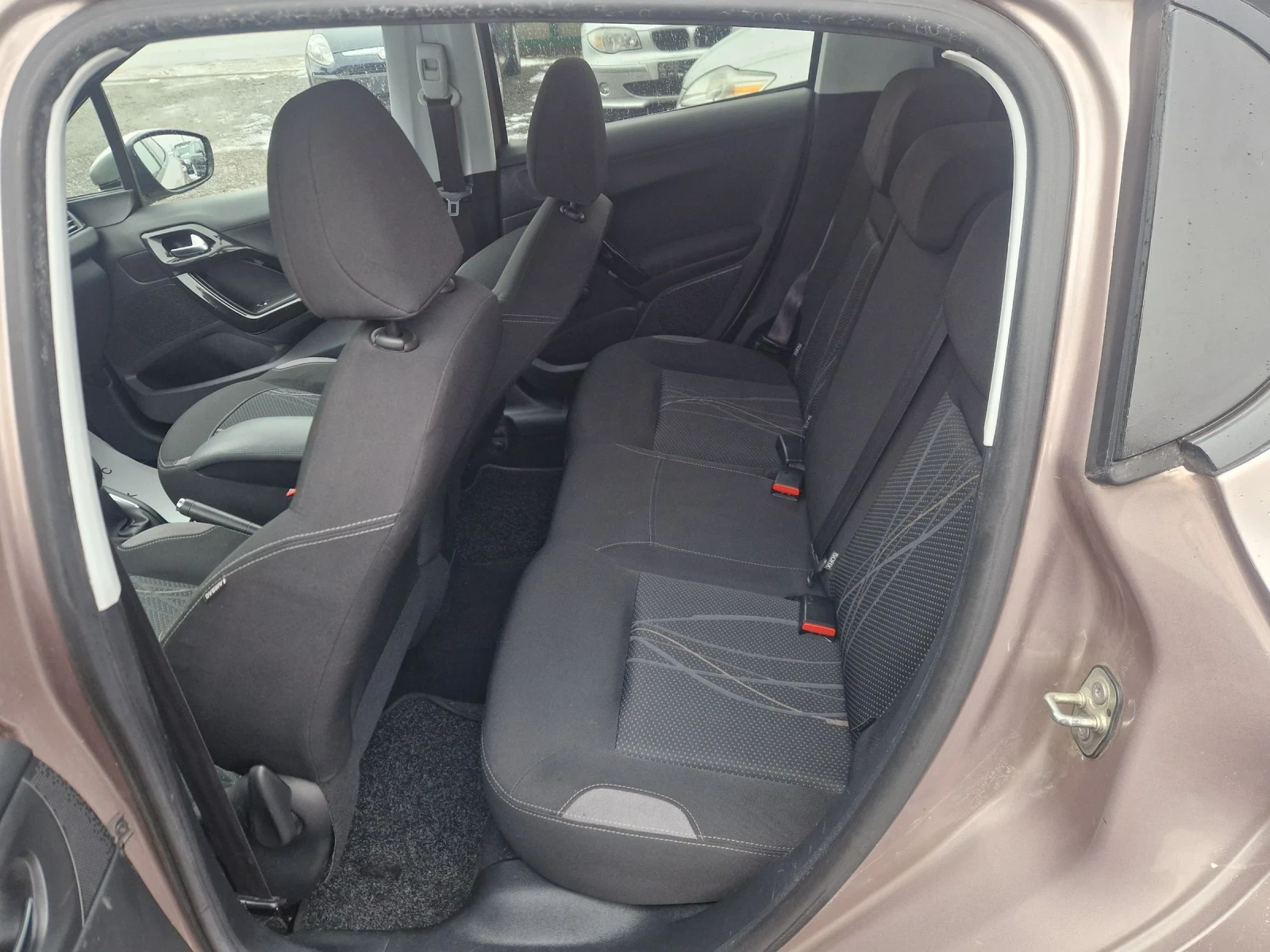 Peugeot 208 1.4HDI 68HP. ITALIA | Mobile.bg � ����������� 11