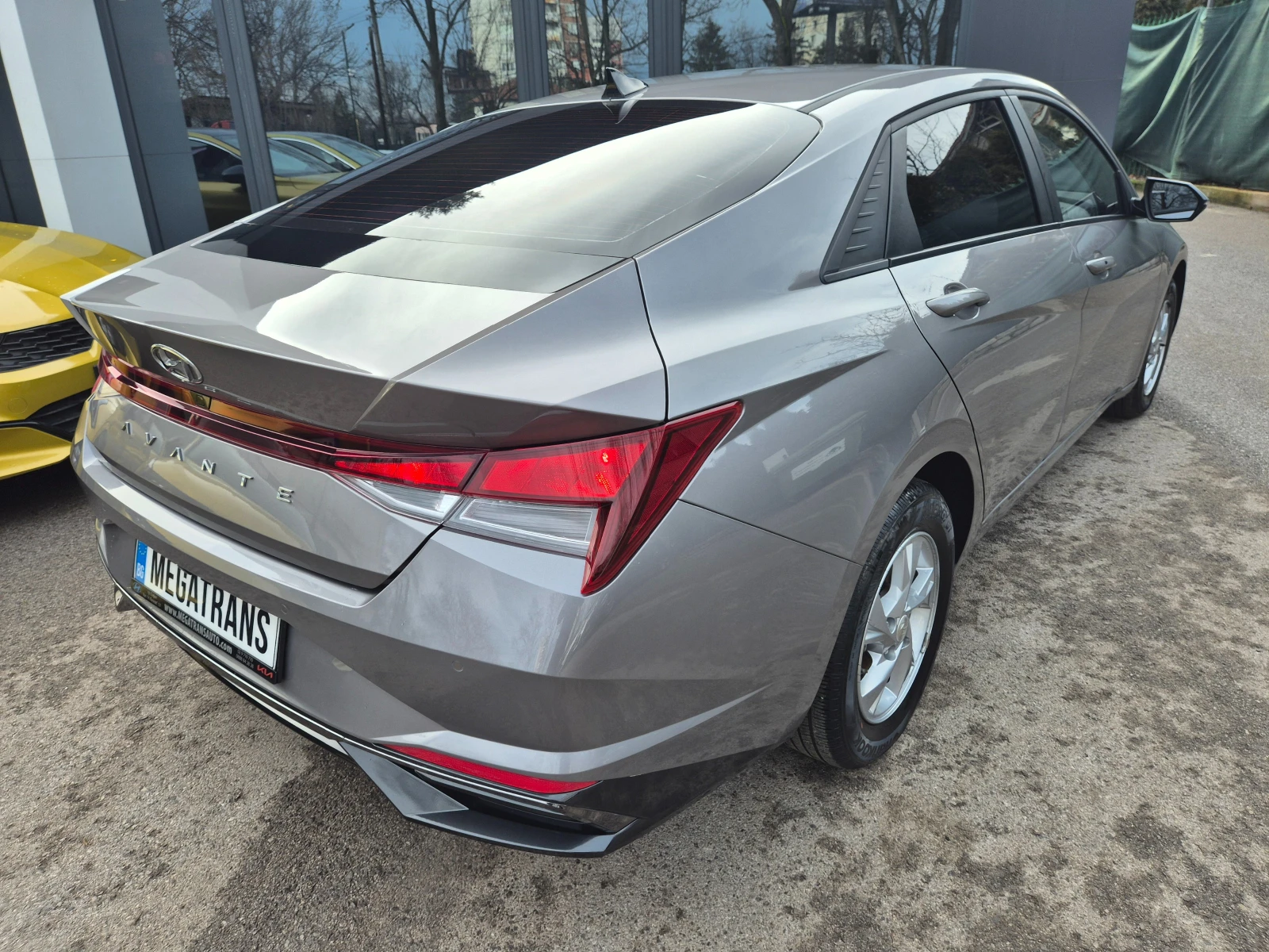 Hyundai Elantra 1.6cm3 LPG - Наличен в БГ - изображение 3