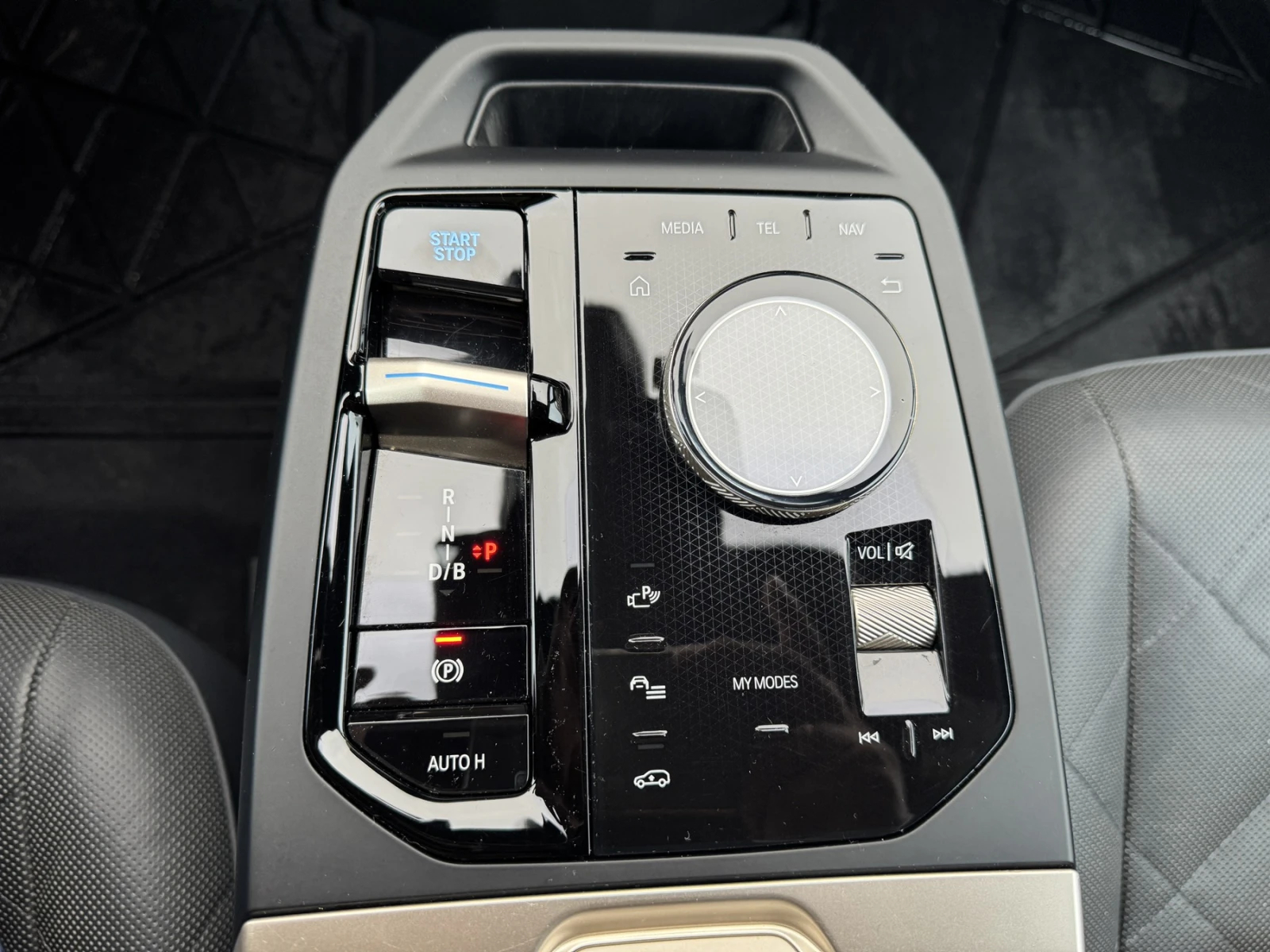 BMW iX 50 xDRIVE ВЪЗДУШНО ОКАЧВАНЕ, снимка 15 - Автомобили и джипове - 53724708