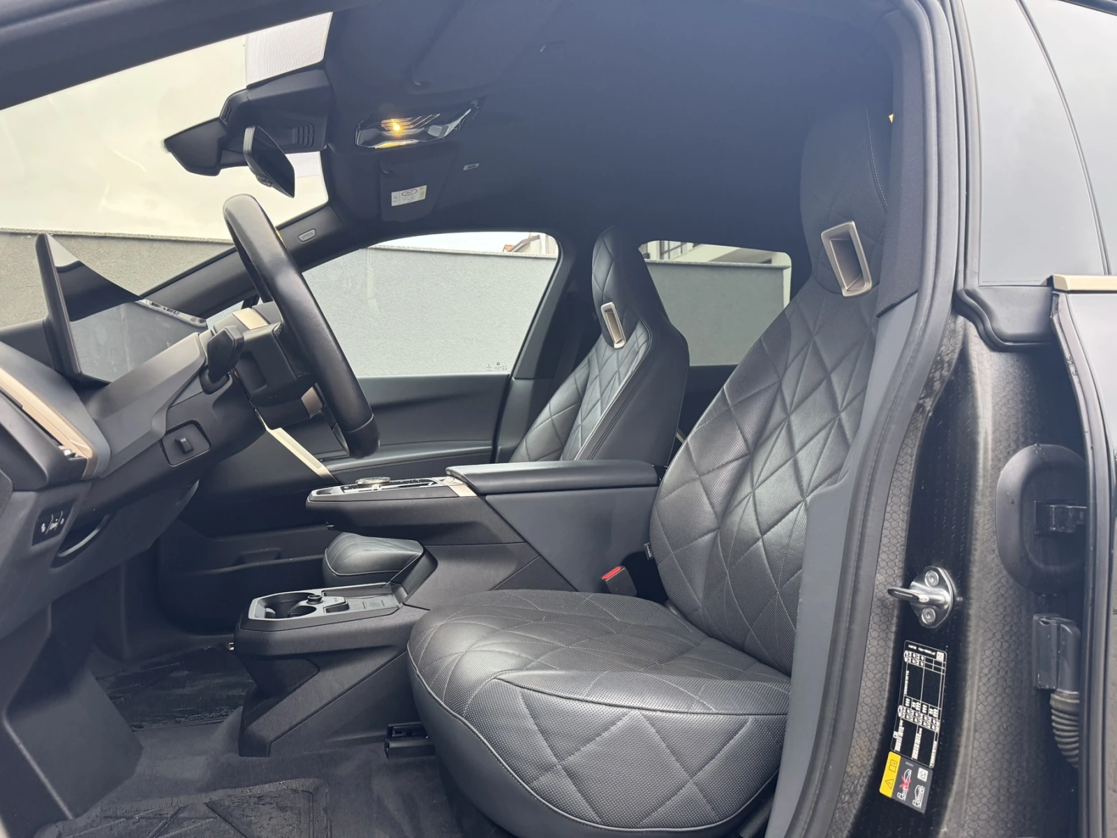 BMW iX 50 xDRIVE ВЪЗДУШНО ОКАЧВАНЕ - изображение 9