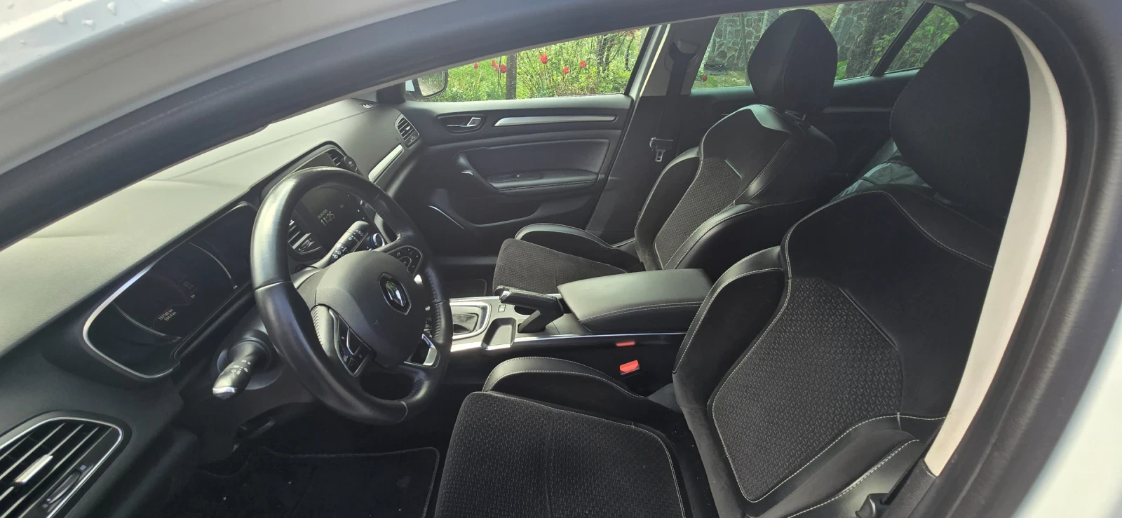 Renault Megane, снимка 6 - Автомобили и джипове - 54242226