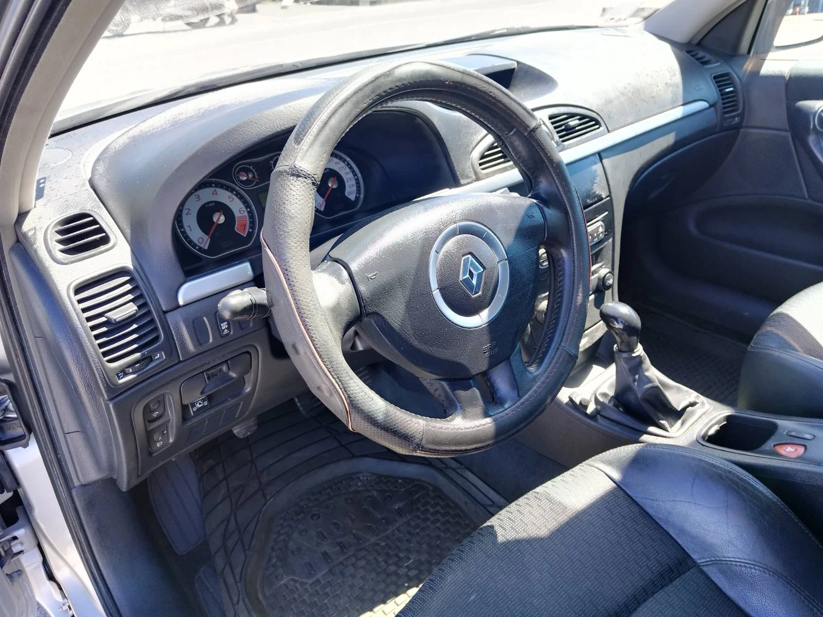 Renault Laguna, снимка 11 - Автомобили и джипове - 54346208