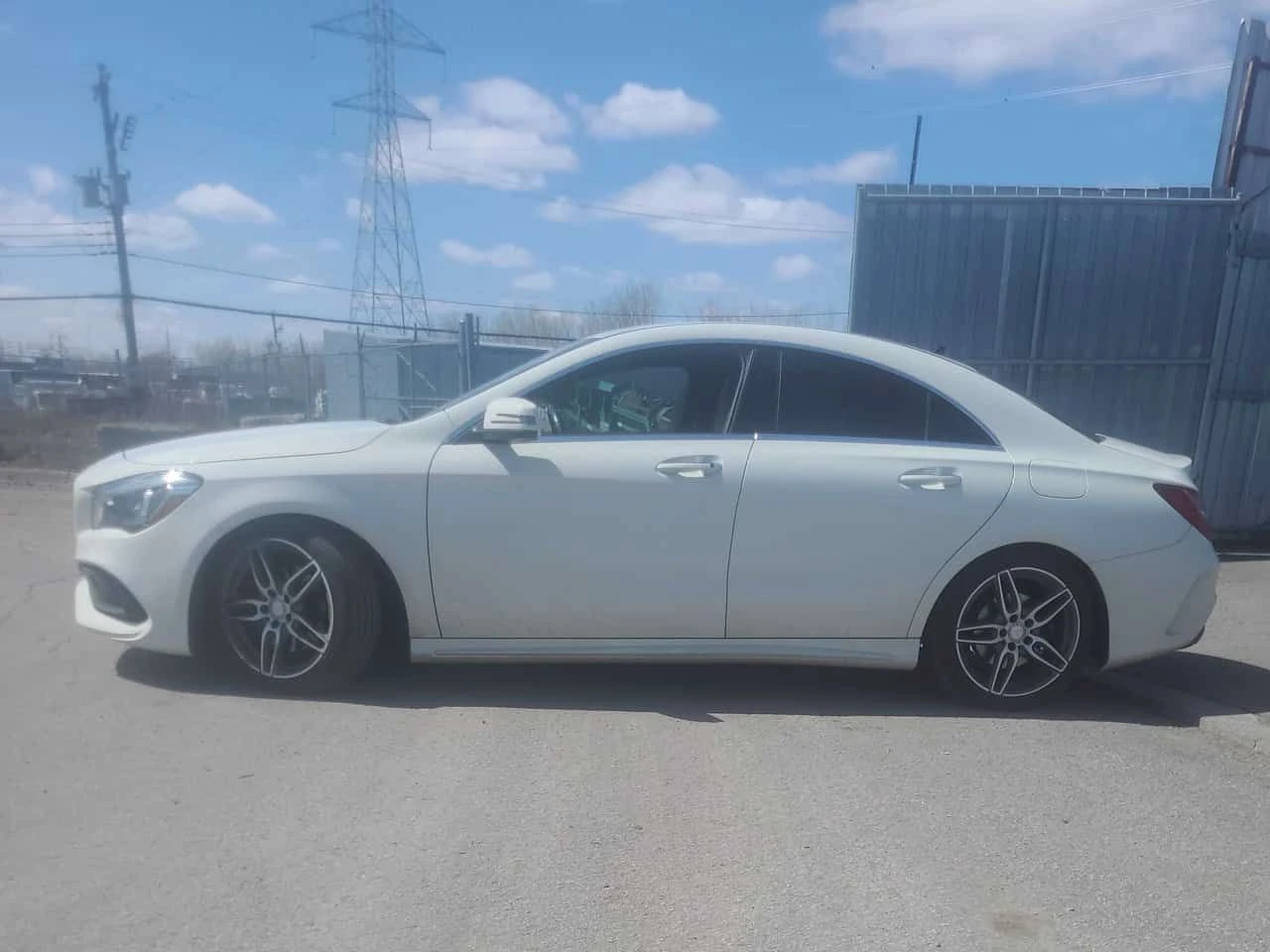 Mercedes-Benz CLA 250 ПОДГРЕВИ * KEYLESS * CARFAX, снимка 2 - Автомобили и джипове - 54479904