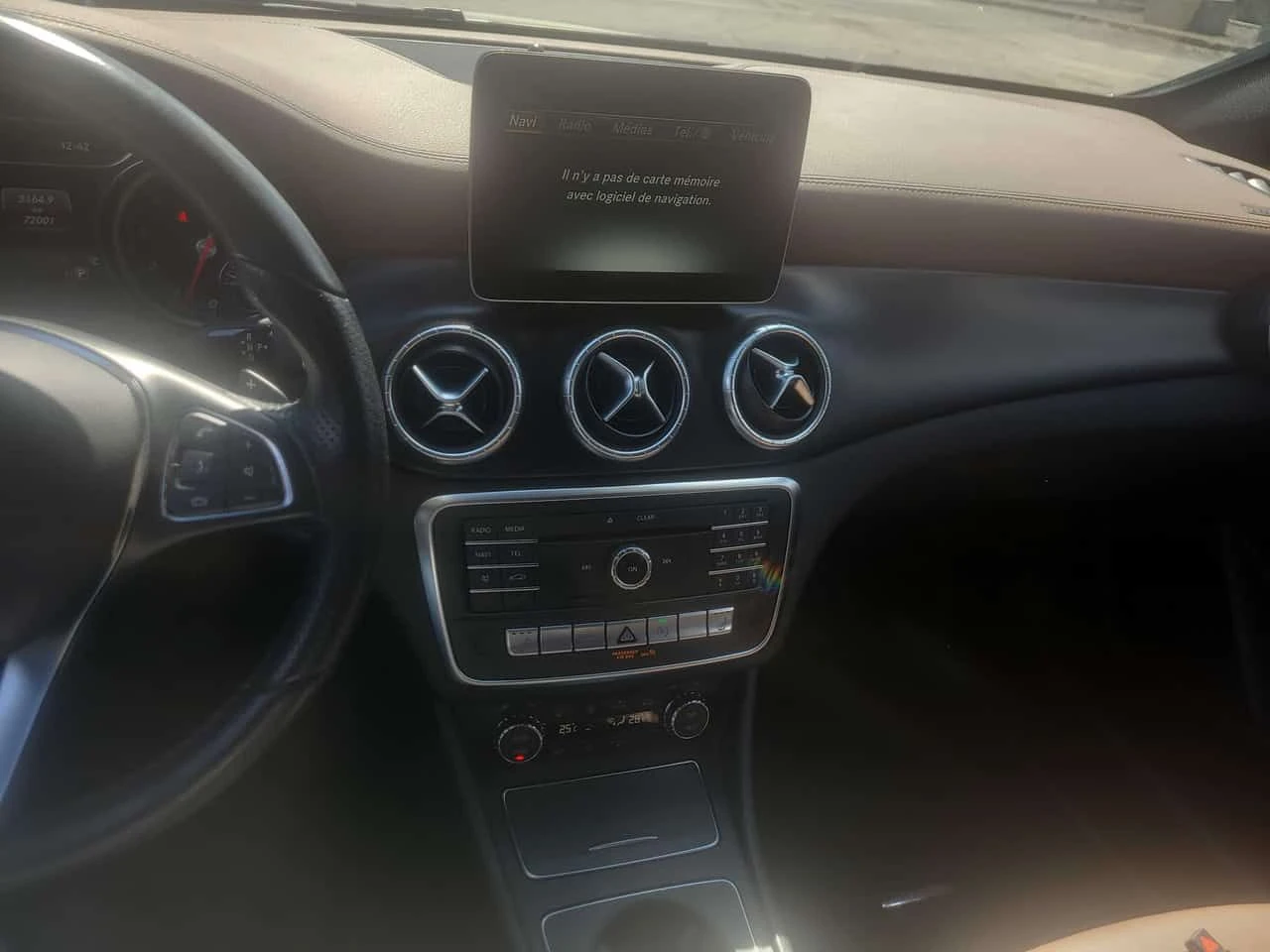Mercedes-Benz CLA 250 ПОДГРЕВИ * KEYLESS * CARFAX, снимка 9 - Автомобили и джипове - 54479904