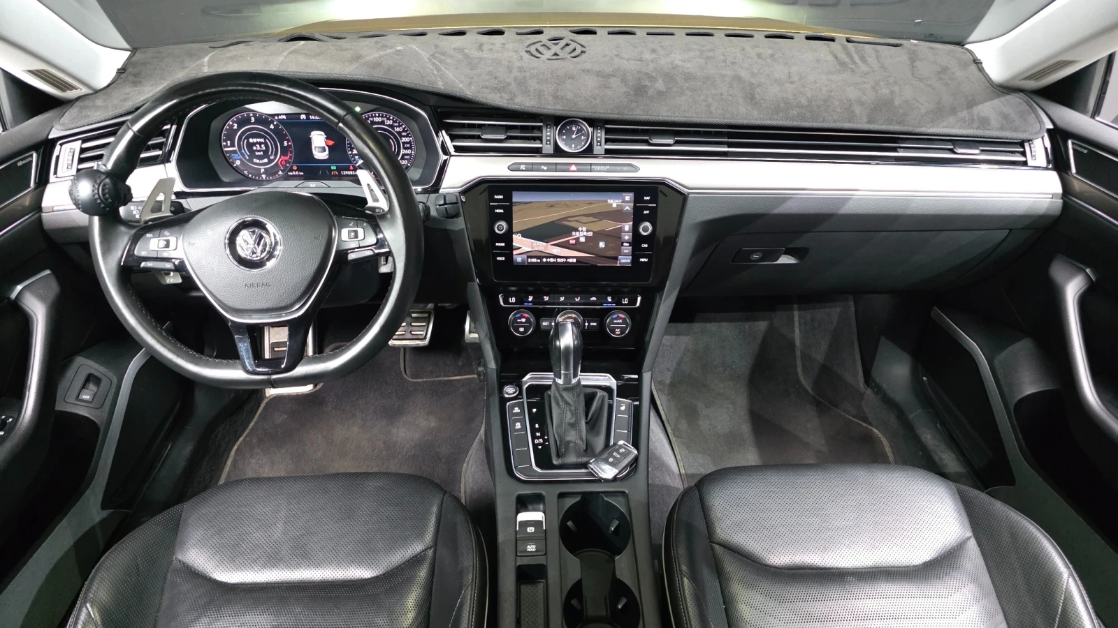 VW Arteon Prestige* ОБДУХВАНЕ* ПОДГРЕВ* ХЕДЪП* ДИСТРОНИК, снимка 5 - Автомобили и джипове - 54805220