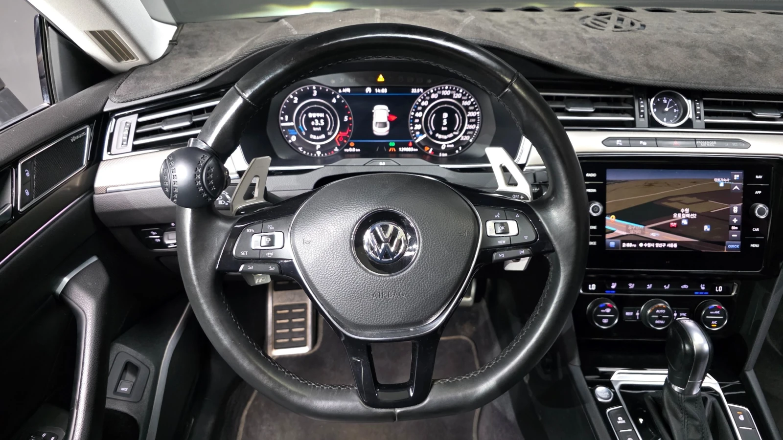 VW Arteon Prestige* ОБДУХВАНЕ* ПОДГРЕВ* ХЕДЪП* ДИСТРОНИК, снимка 11 - Автомобили и джипове - 54805220