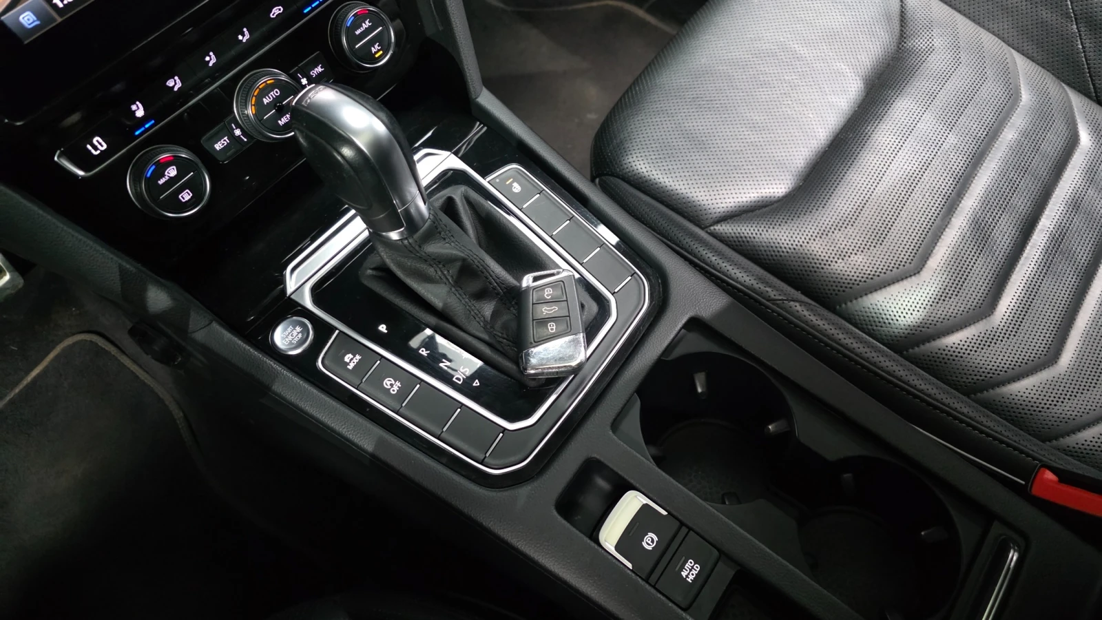 VW Arteon Prestige* ОБДУХВАНЕ* ПОДГРЕВ* ХЕДЪП* ДИСТРОНИК, снимка 7 - Автомобили и джипове - 54805220