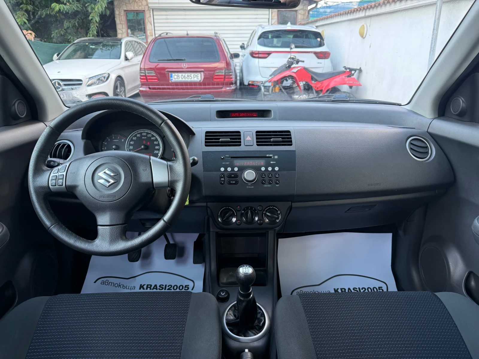 Suzuki Swift 1.3I , снимка 10 - Автомобили и джипове - 55064359