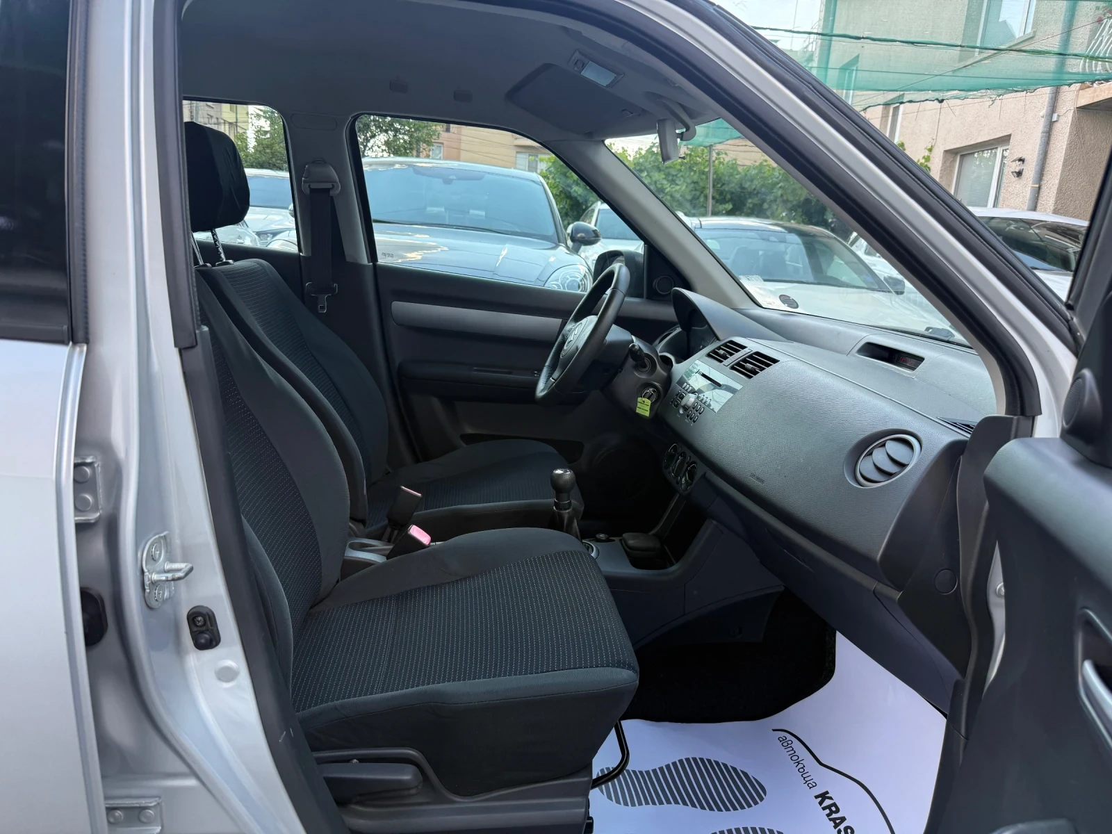 Suzuki Swift 1.3I , снимка 13 - Автомобили и джипове - 55064359