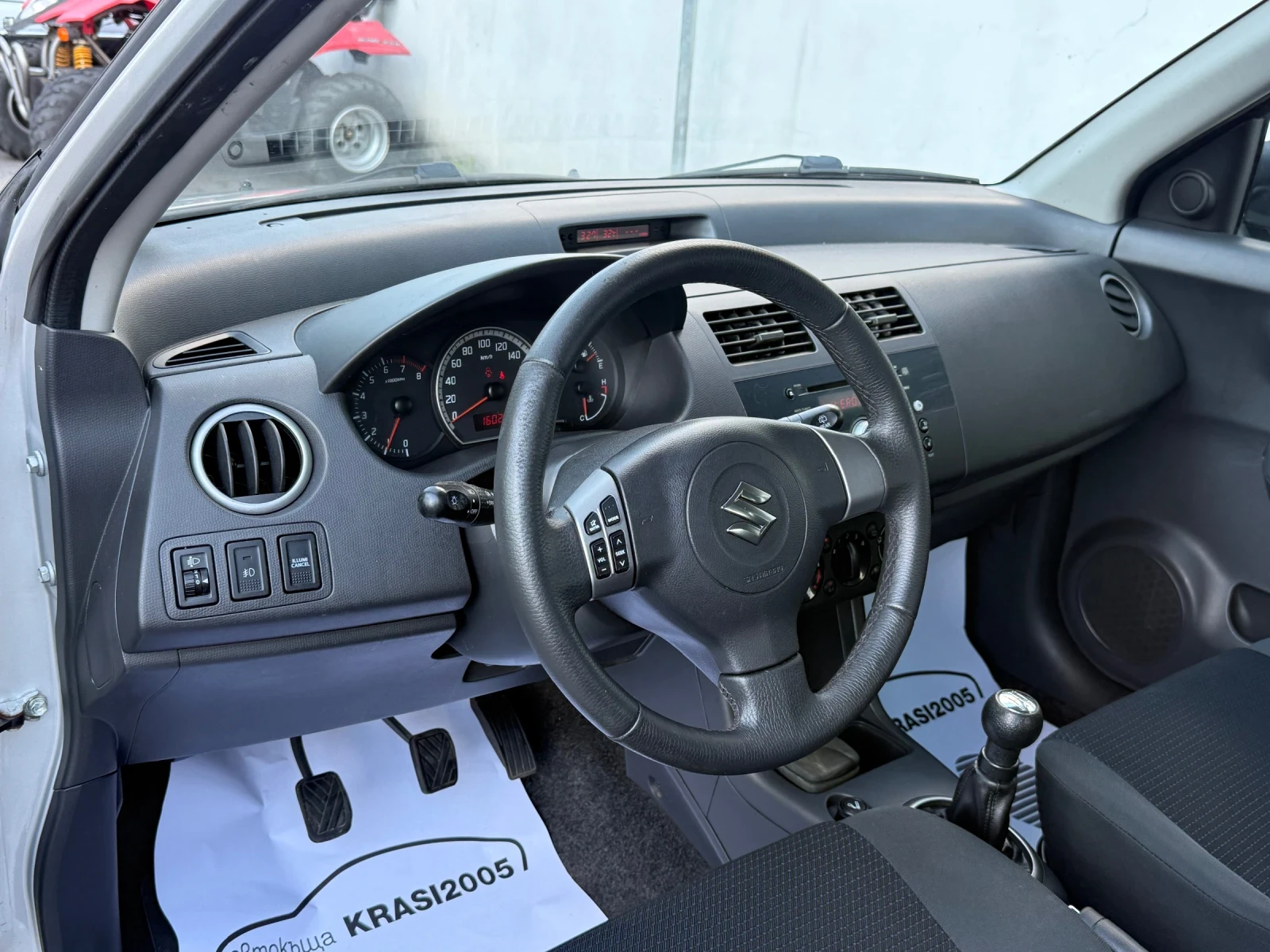 Suzuki Swift 1.3I , снимка 8 - Автомобили и джипове - 55064359