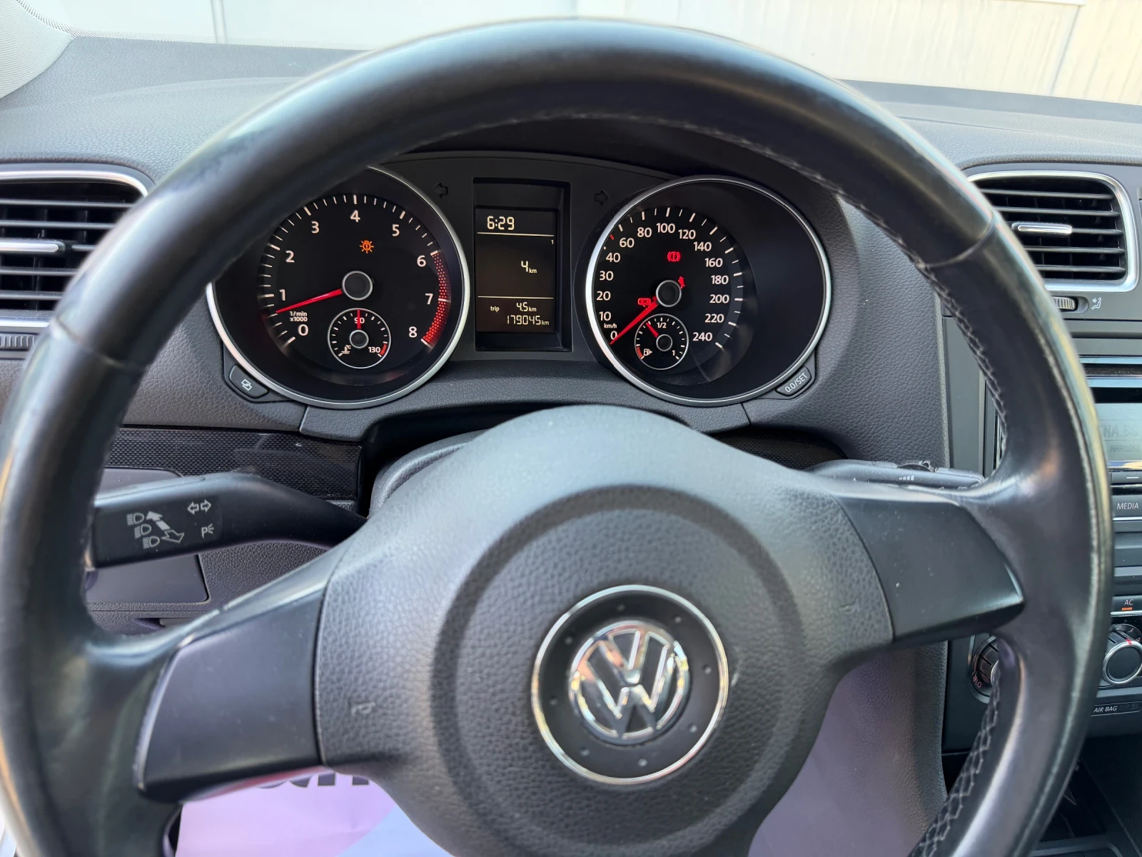 VW Golf 1.4TSI/122hp/Клима/Парктроник/Много запазен, снимка 10 - Автомобили и джипове - 55071845