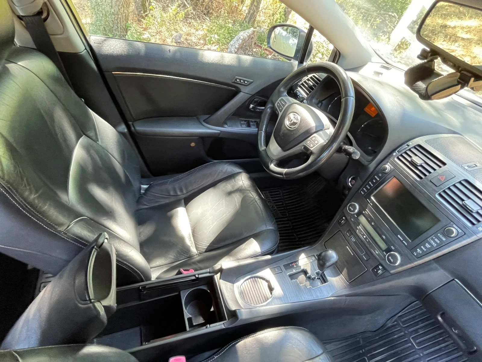 Toyota Avensis, снимка 11 - Автомобили и джипове - 55960683