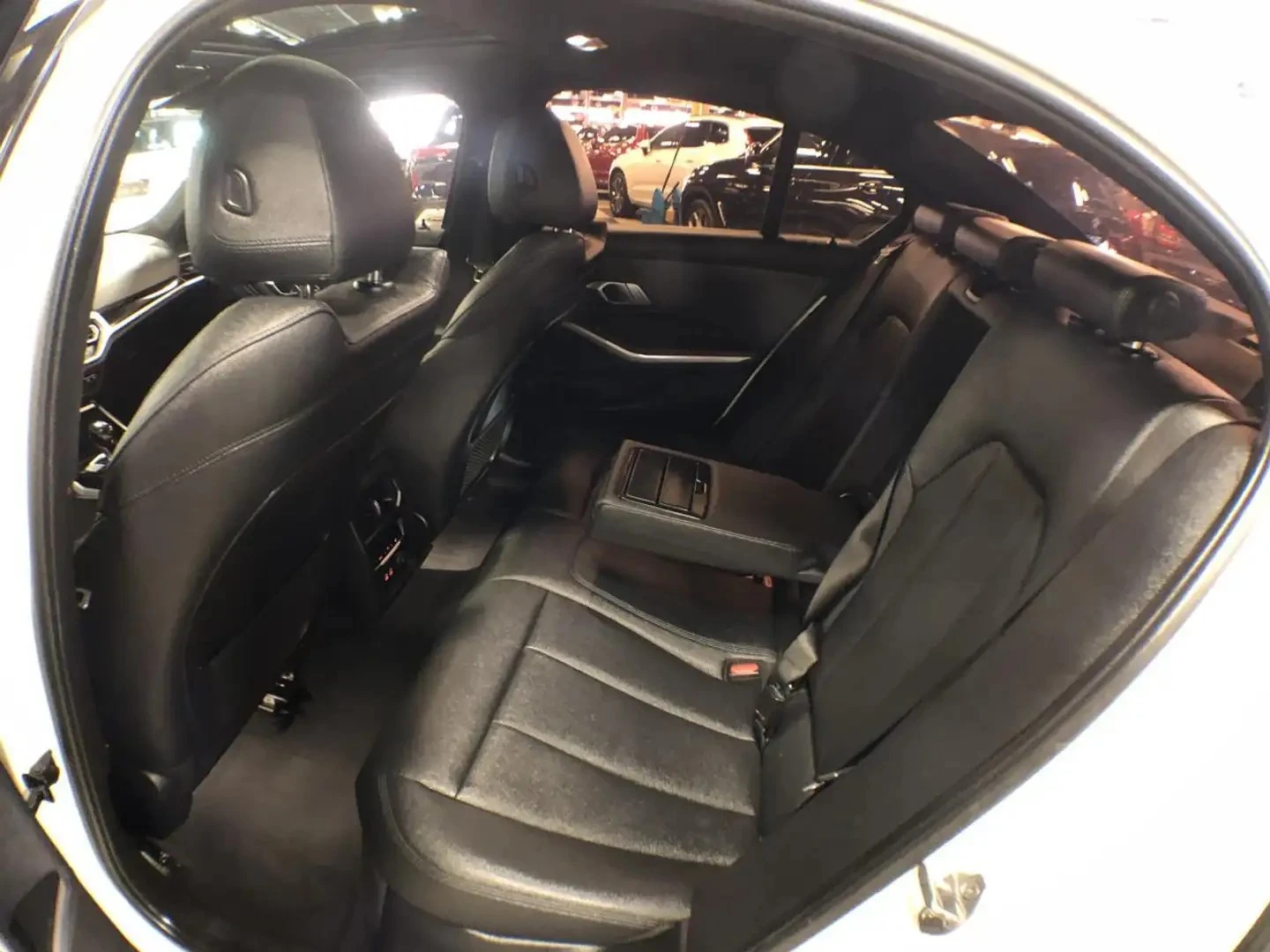 BMW 330 Sport Package * 360 * АвтоКредит * (ЦЕНА ДО БГ) * , снимка 17 - Автомобили и джипове - 56013814