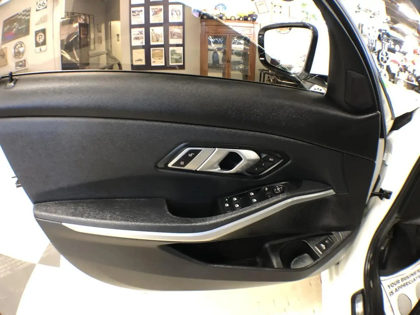 BMW 330 Sport Package * 360 * АвтоКредит * (ЦЕНА ДО БГ) * , снимка 13 - Автомобили и джипове - 56013814