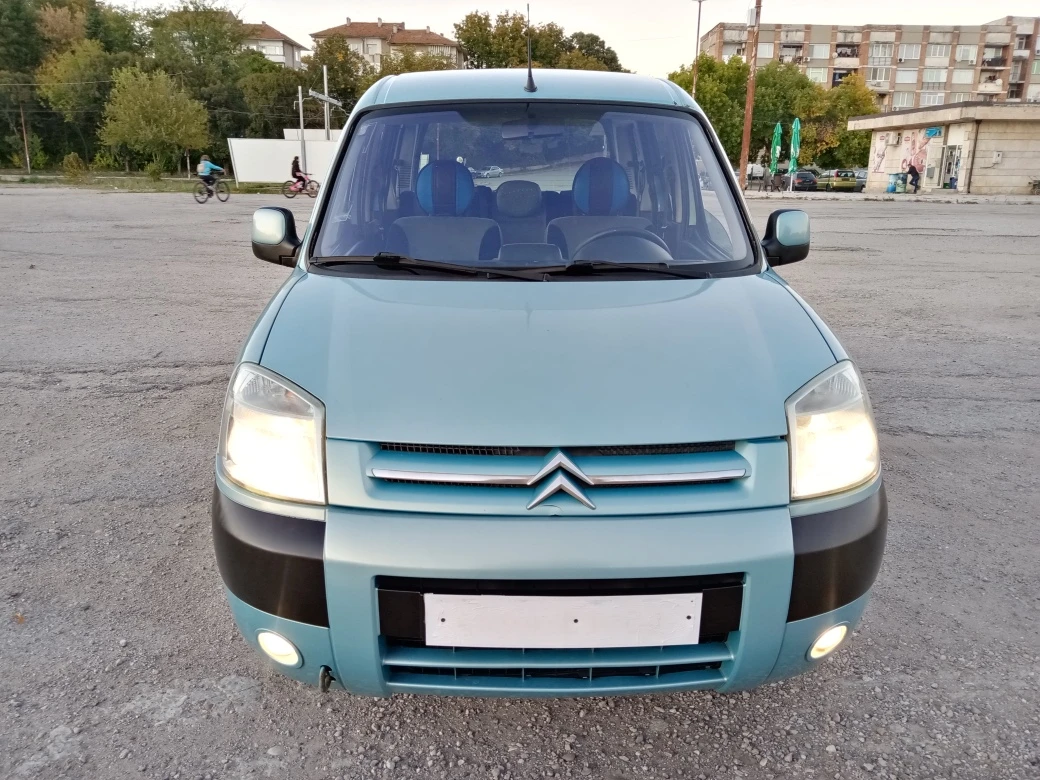 Citroen Berlingo 1.6i ПЪТНИК КЛИМА, снимка 3 - Автомобили и джипове - 56360347