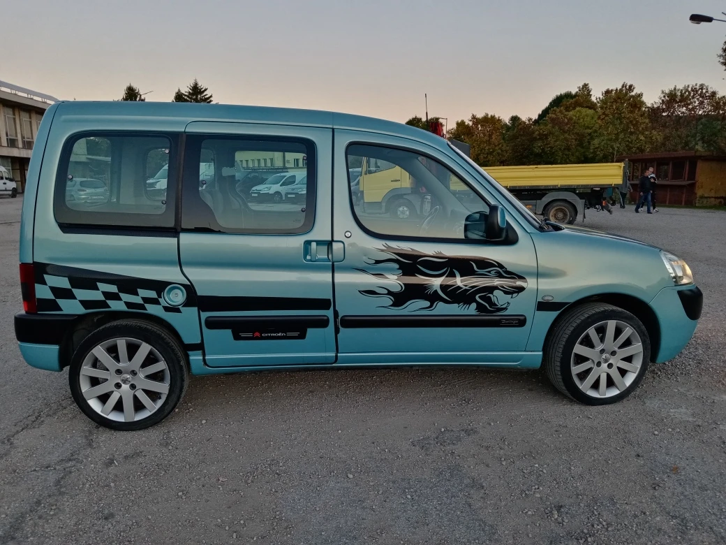 Citroen Berlingo 1.6i ПЪТНИК КЛИМА, снимка 7 - Автомобили и джипове - 56360347
