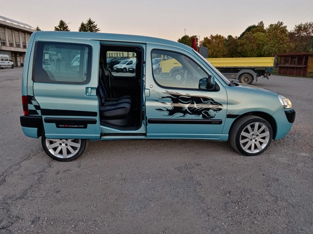 Citroen Berlingo 1.6i ПЪТНИК КЛИМА, снимка 11 - Автомобили и джипове - 56360347