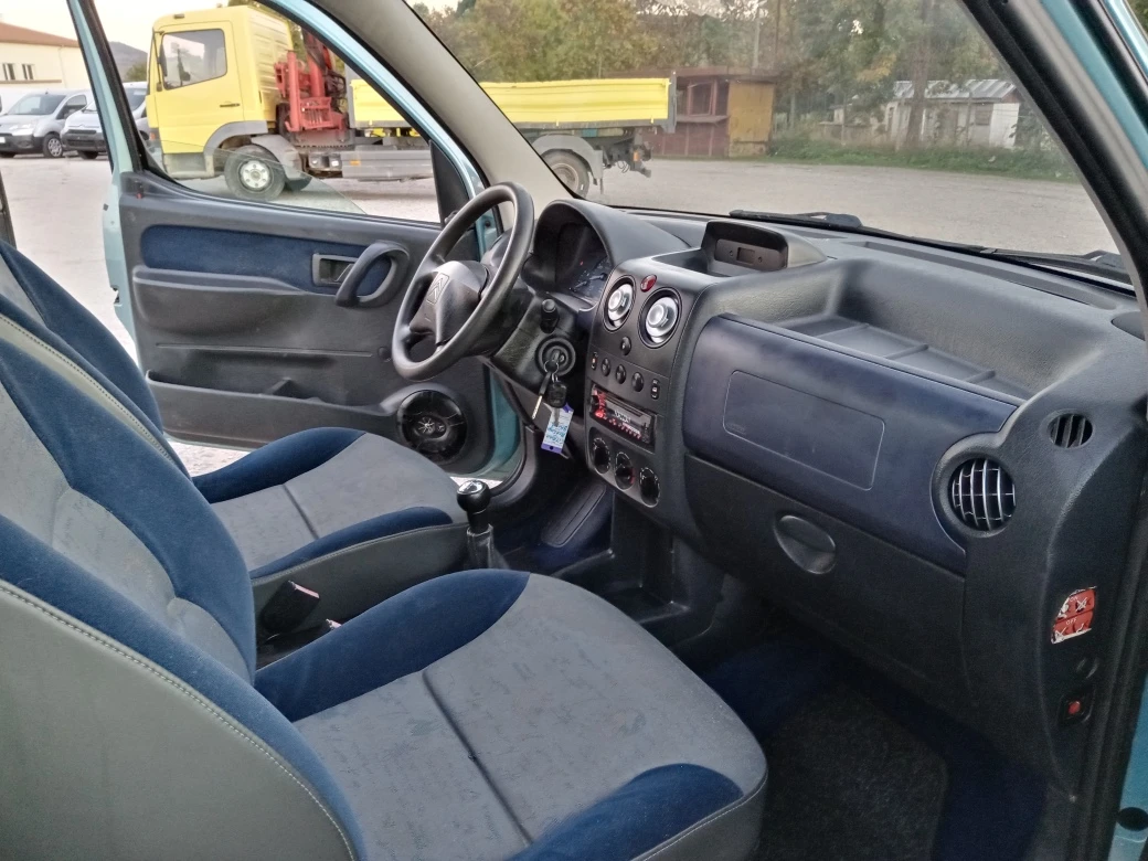 Citroen Berlingo 1.6i ПЪТНИК КЛИМА, снимка 14 - Автомобили и джипове - 56360347