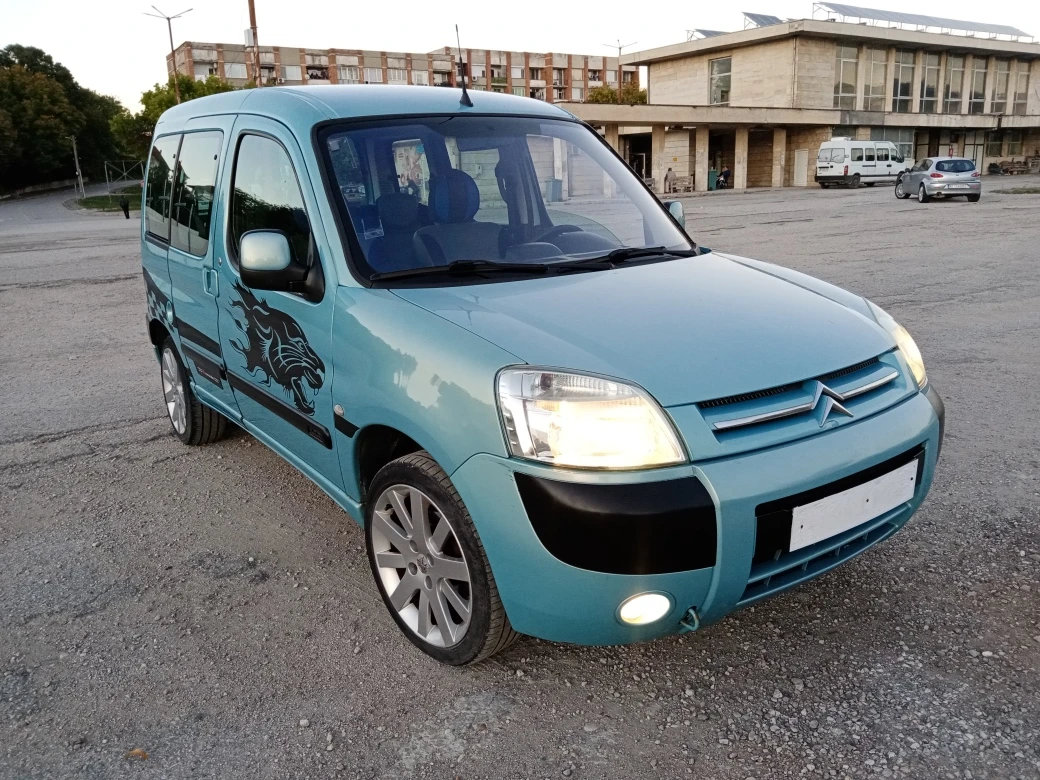 Citroen Berlingo 1.6i ПЪТНИК КЛИМА, снимка 2 - Автомобили и джипове - 56360347