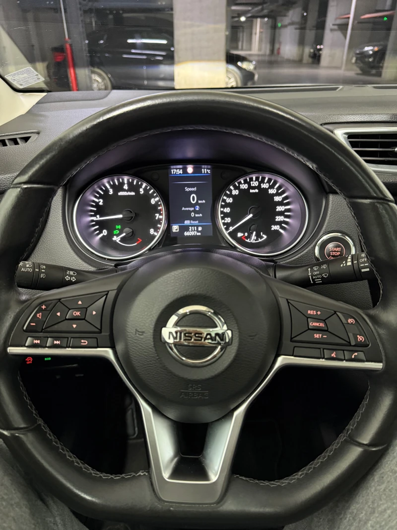 Nissan Qashqai 1.3 DDT 160 DCT N-Connecta LED, снимка 12 - Автомобили и джипове - 47905977