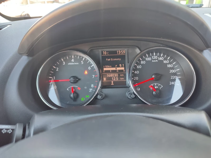 Nissan Qashqai 2.0i 6+ 1м. ШВЕЙЦАРИЯ , снимка 15 - Автомобили и джипове - 48615615