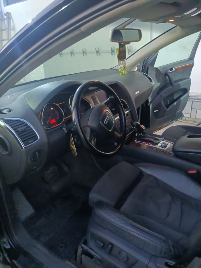 Audi Q7, снимка 3 - Автомобили и джипове - 53025362