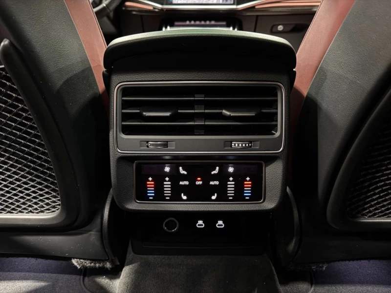 Audi SQ8 * quattro Premium Plus * CARFAX * БЕЗ ПЪРВОНАЧАЛНА, снимка 11 - Автомобили и джипове - 53079568