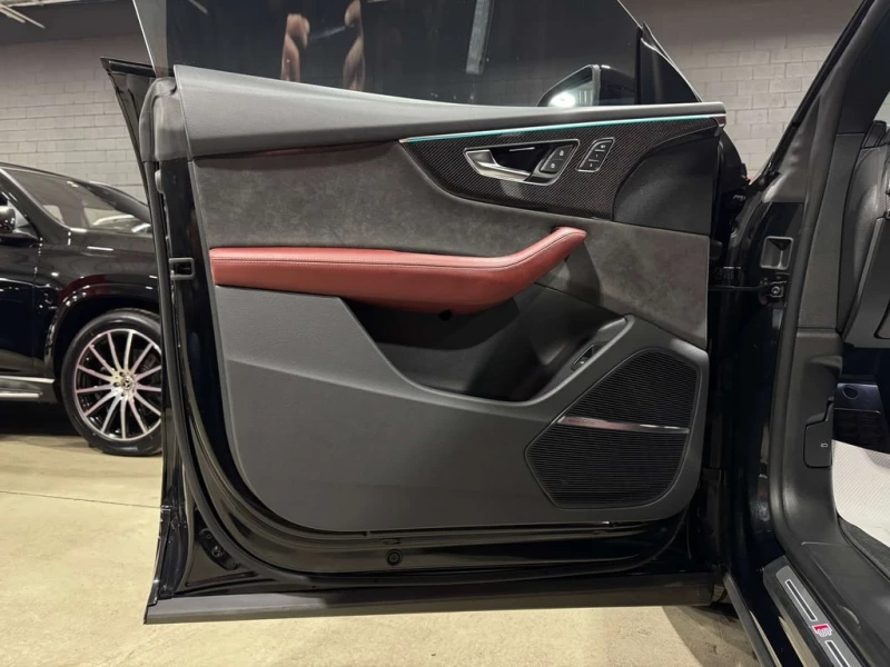 Audi SQ8 * quattro Premium Plus * CARFAX * БЕЗ ПЪРВОНАЧАЛНА, снимка 13 - Автомобили и джипове - 53079568