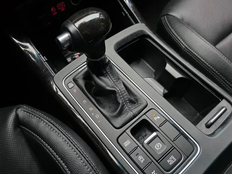 Kia Sorento 2.2 CRDI 4WD - САМО 30% АВАНС, снимка 9 - Автомобили и джипове - 55899863