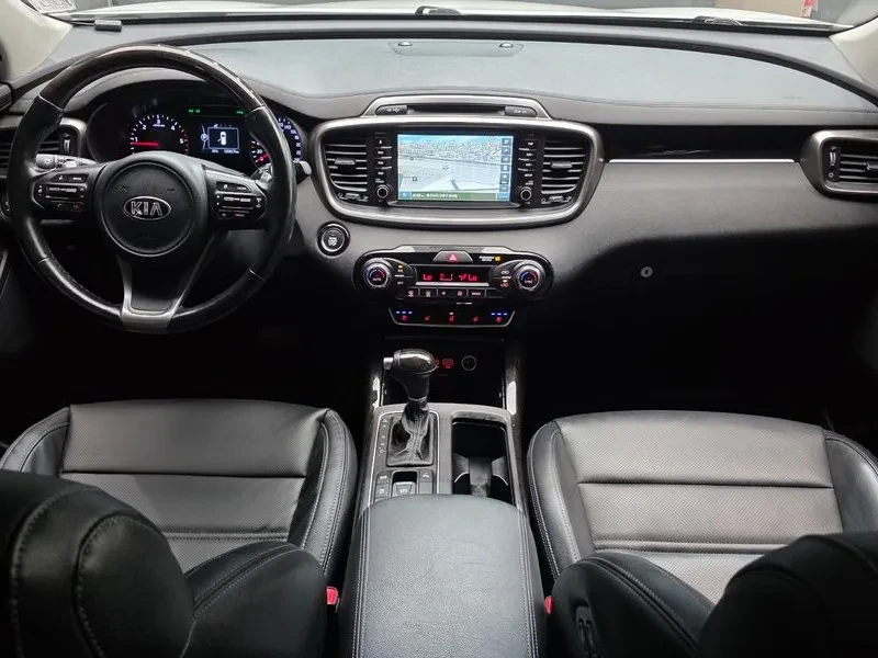 Kia Sorento 2.2 CRDI 4WD - САМО 30% АВАНС, снимка 7 - Автомобили и джипове - 55899863
