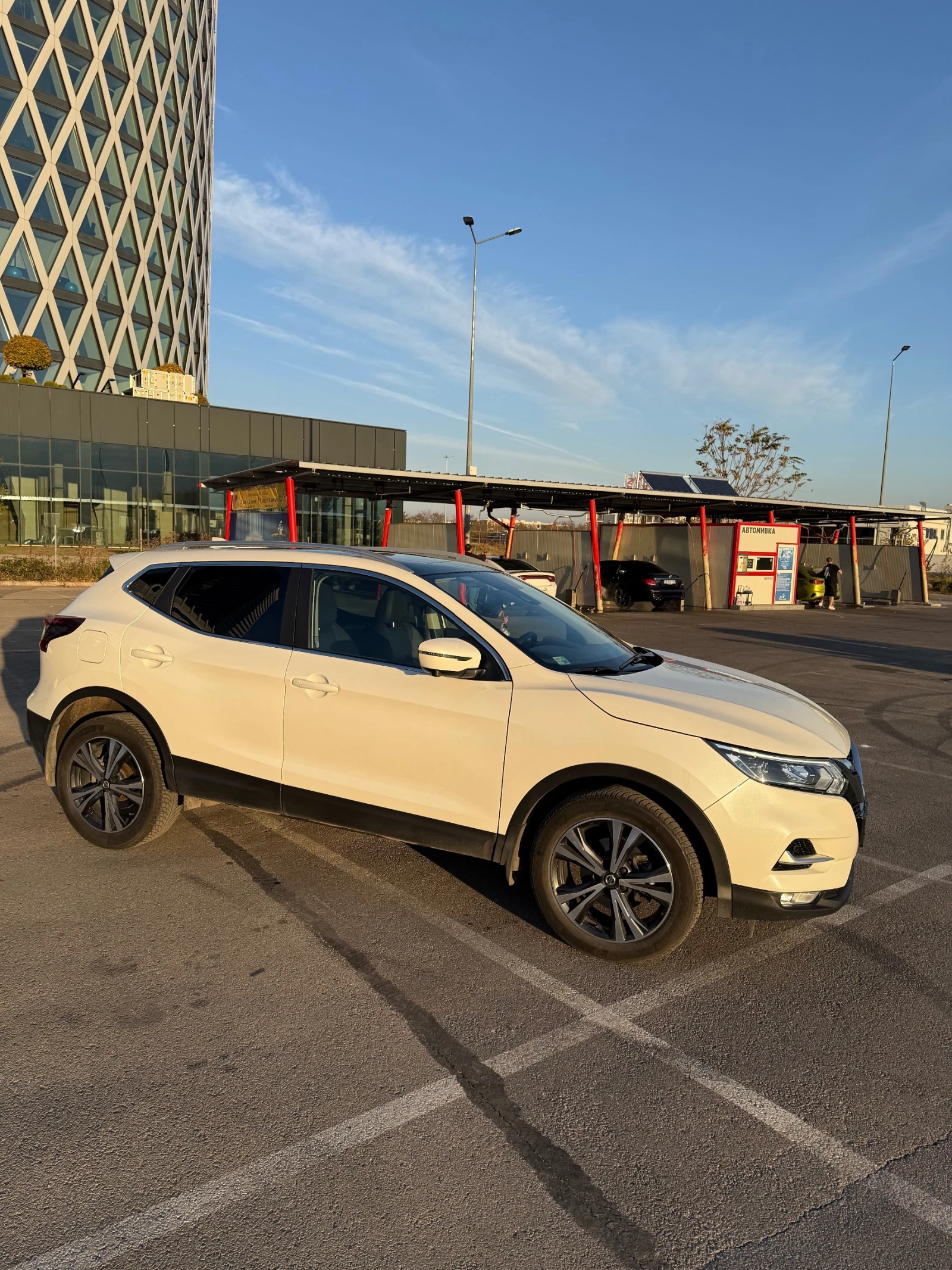 Nissan Qashqai 1.3 DDT 160 DCT N-Connecta LED - изображение 6