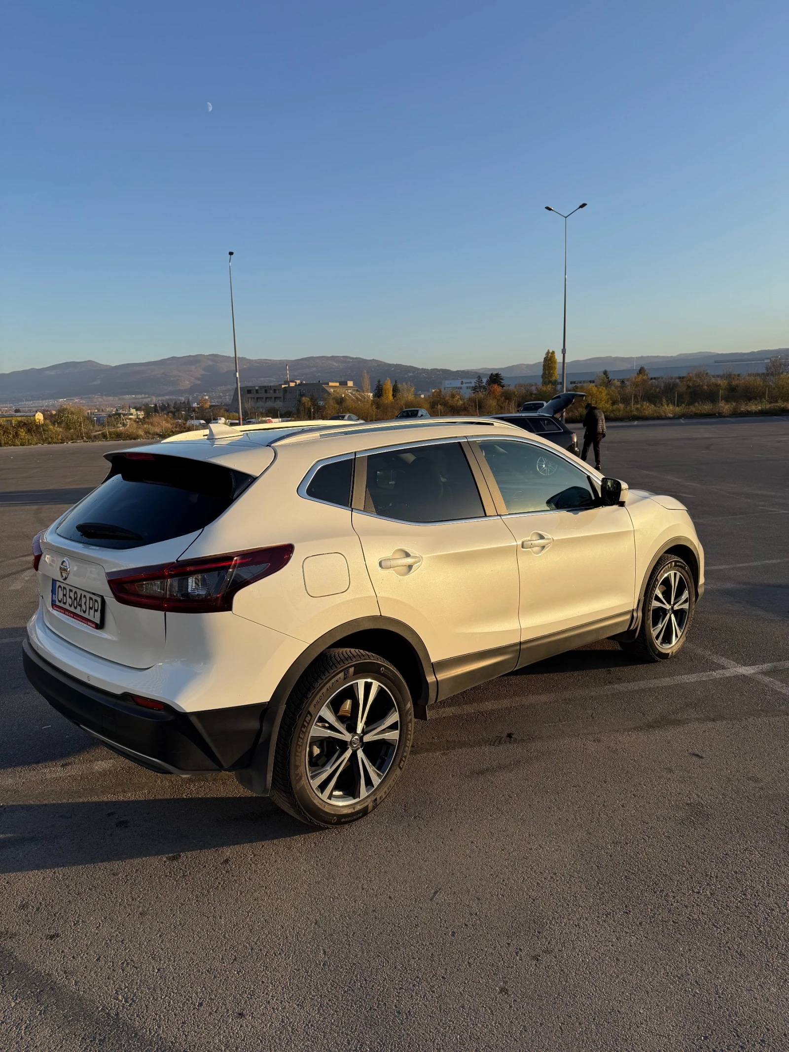 Nissan Qashqai 1.3 DDT 160 DCT N-Connecta LED - изображение 3