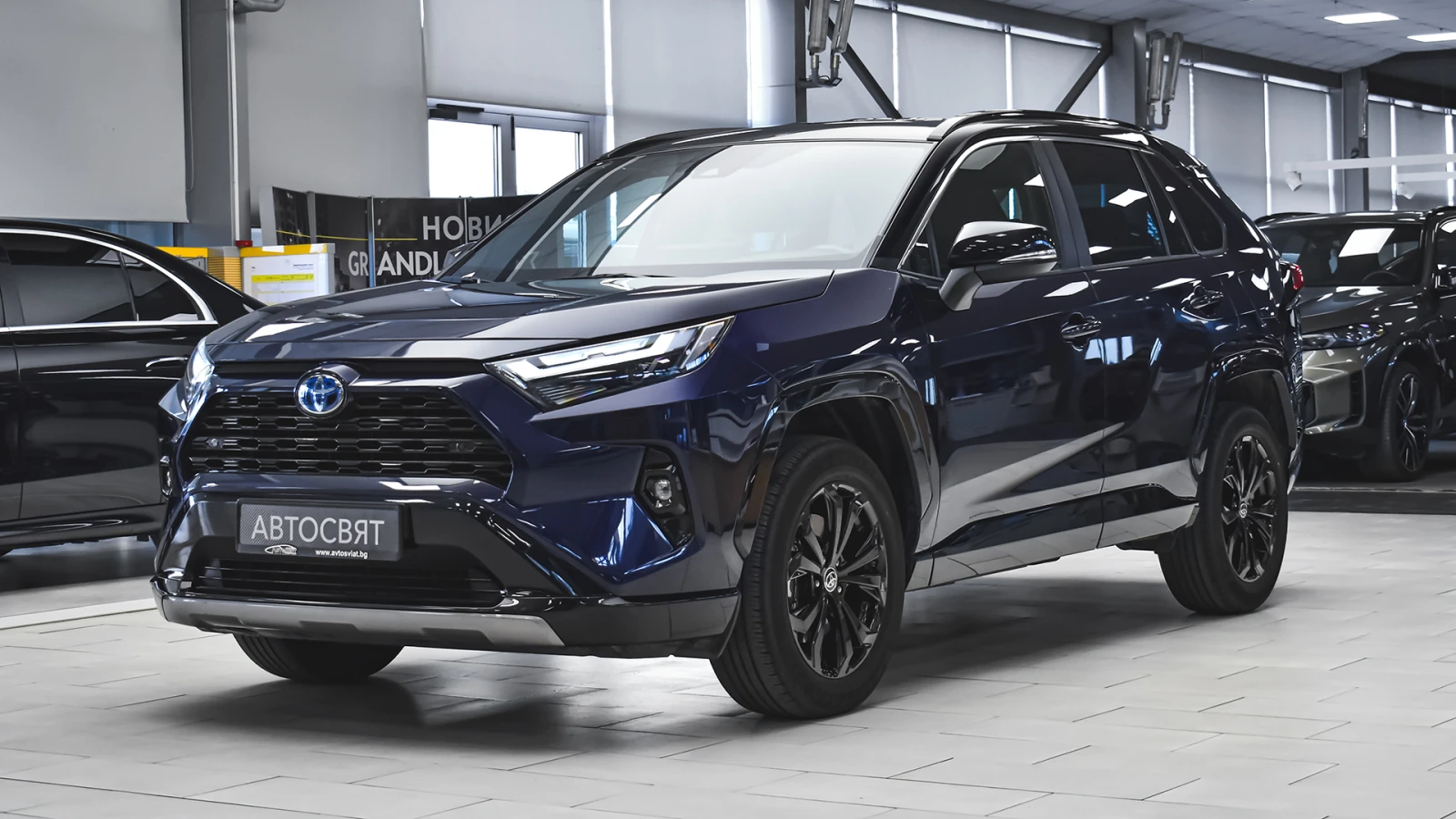 Toyota Rav4 2.5 Hybrid Style Automatic - изображение 4