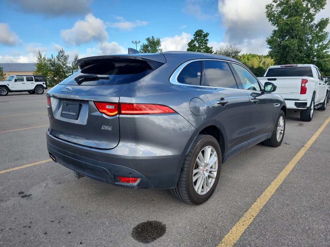 Jaguar F-PACE * АВТО КРЕДИТ* ЦЕНА ДО БГ * СЕРВИЗНА ИСТОРИЯ *  - изображение 3