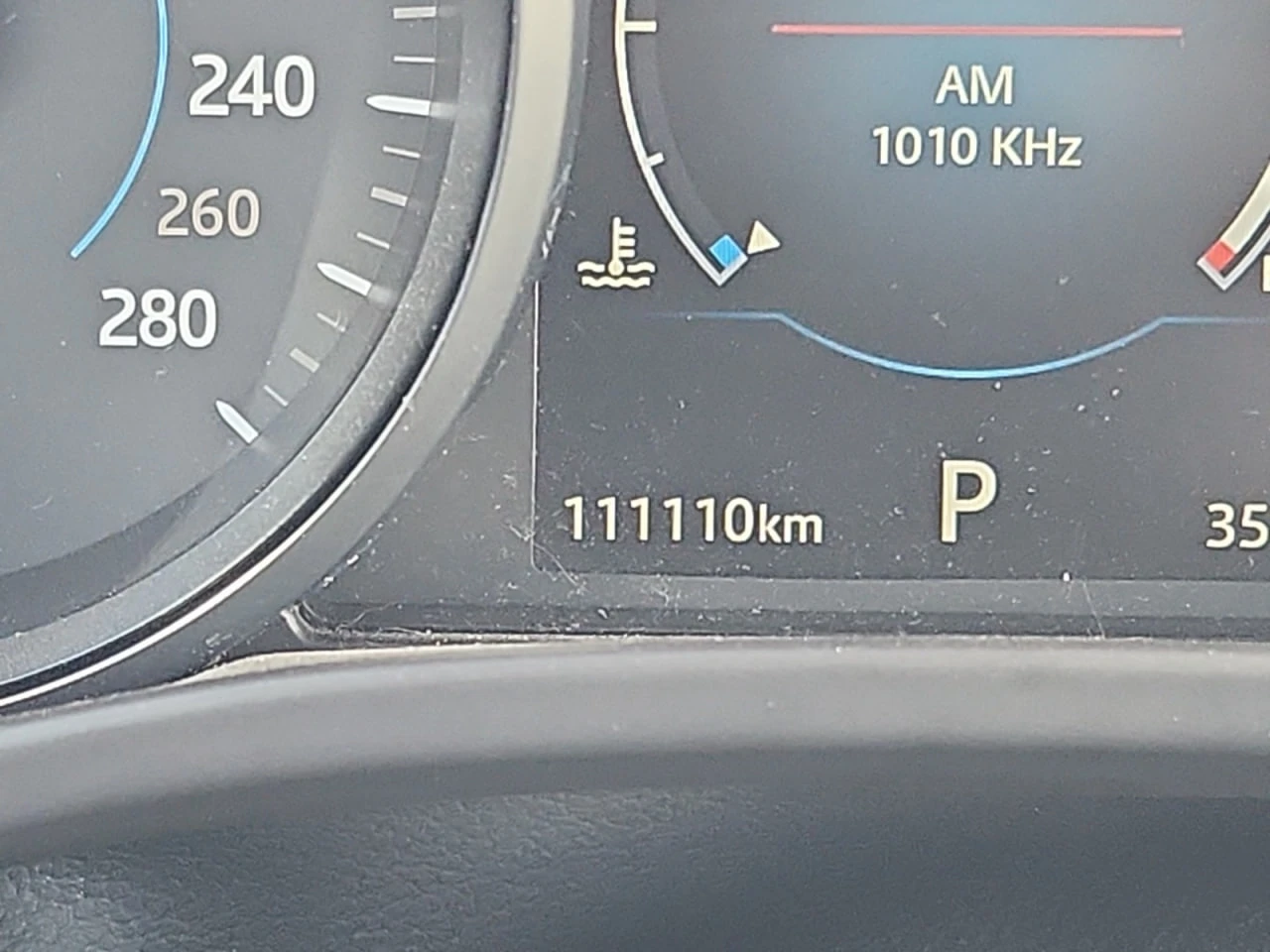 Jaguar F-PACE * АВТО КРЕДИТ* ЦЕНА ДО БГ * СЕРВИЗНА ИСТОРИЯ *  - изображение 8