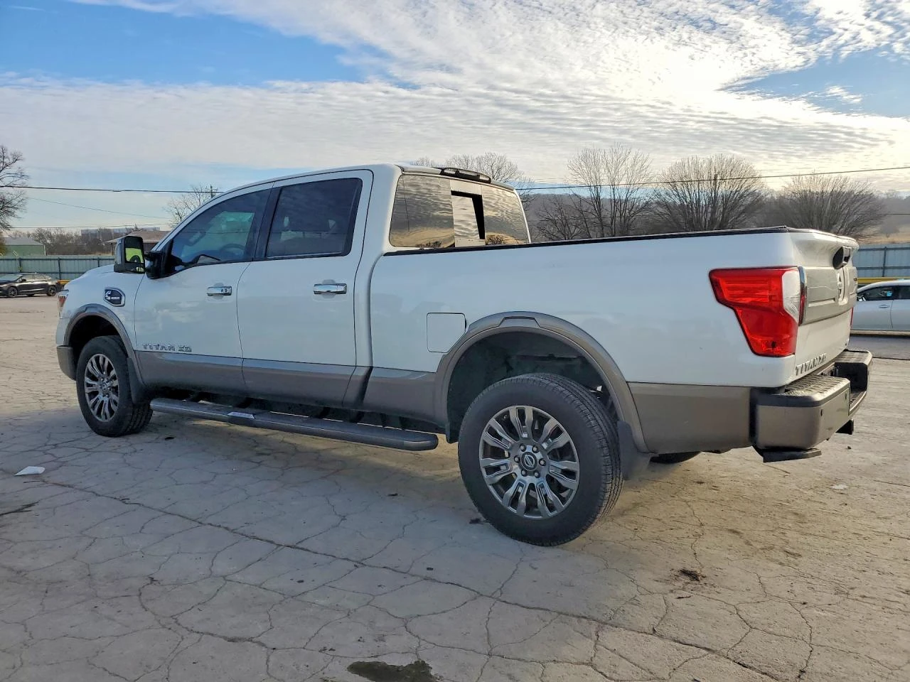 Nissan Titan crew cab 5.0l Titan Xd Sl - изображение 2