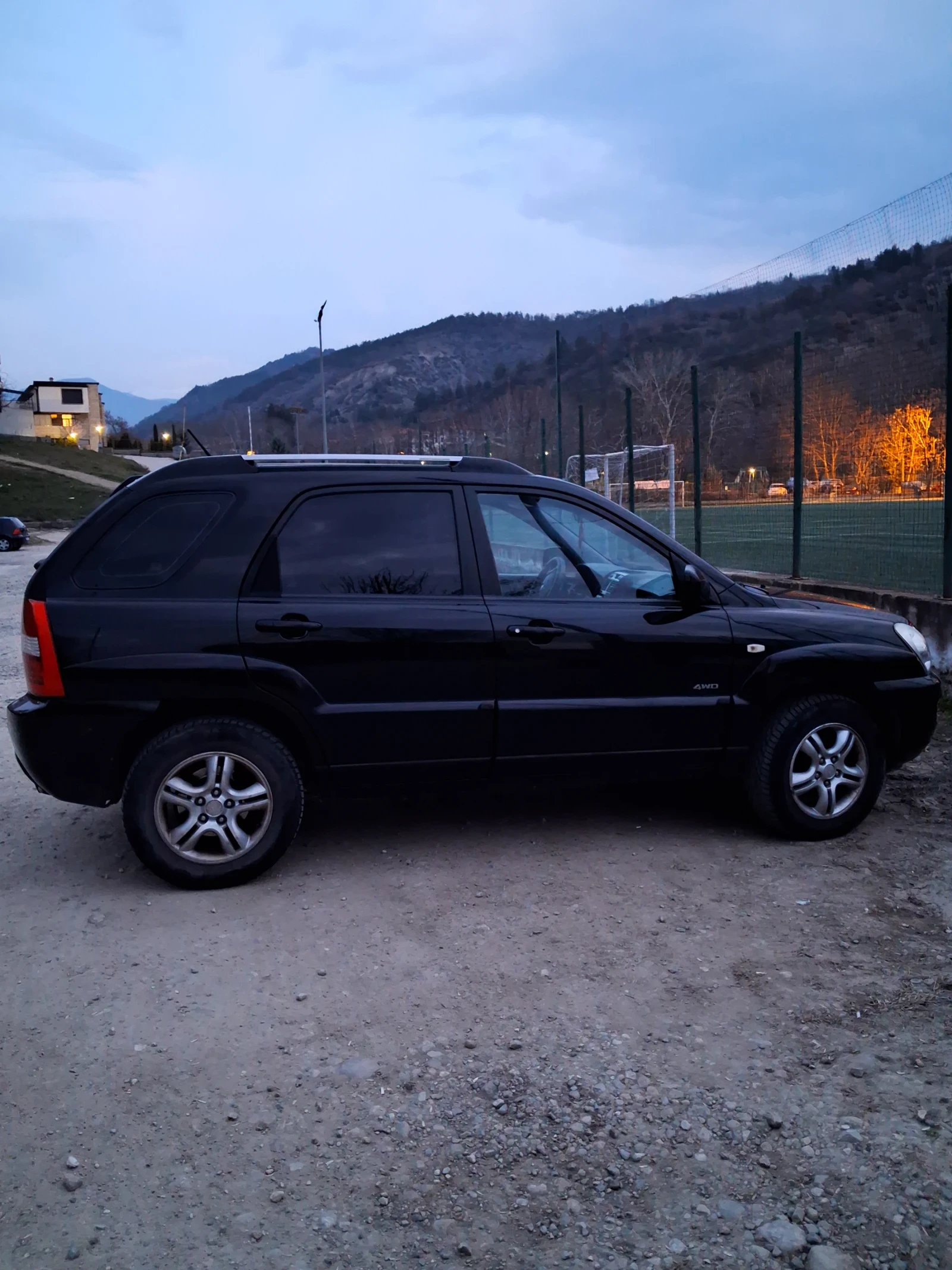 Kia Sportage 2.0 CDRI, снимка 3 - Автомобили и джипове - 53768128