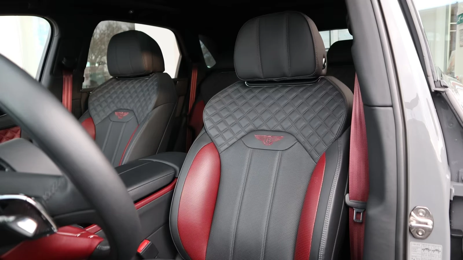 Bentley Bentayga S V8/MANSORY/NAIM/PANO/HEAD UP/, снимка 13 - Автомобили и джипове - 54079585