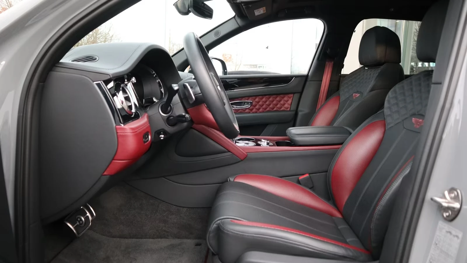 Bentley Bentayga S V8/MANSORY/NAIM/PANO/HEAD UP/, снимка 12 - Автомобили и джипове - 54079585