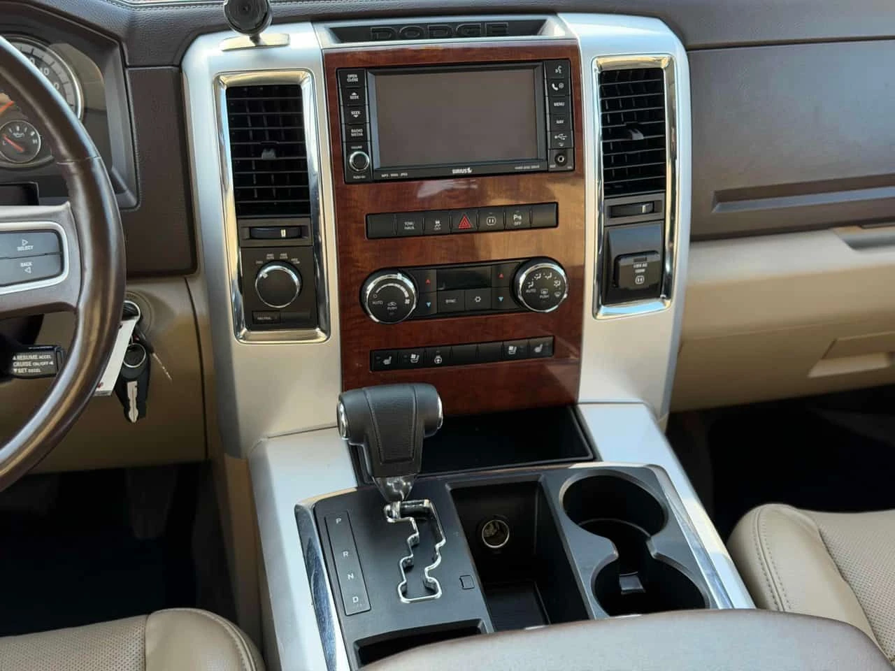 Dodge RAM 1500 * Laramie * ПАНО * ПОДГРЕВИ, снимка 16 - Автомобили и джипове - 54118558