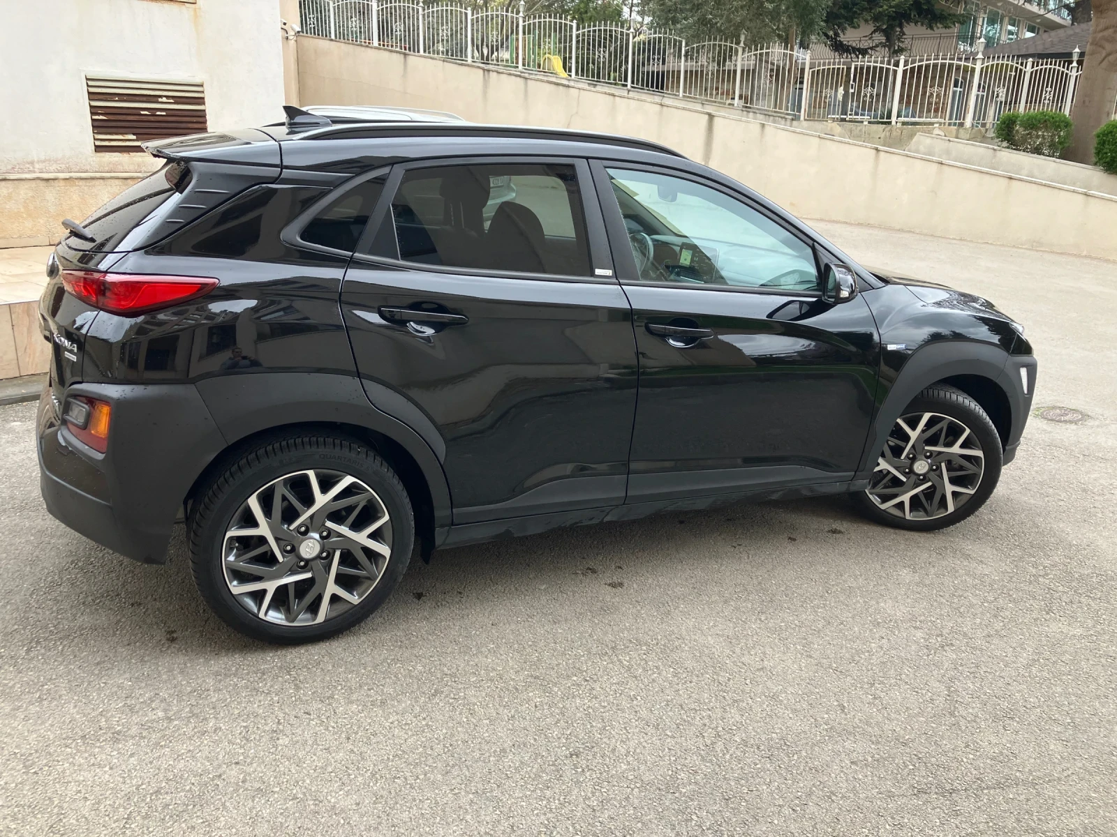Hyundai Kona 1.6 Hybrid , снимка 2 - Автомобили и джипове - 54367353