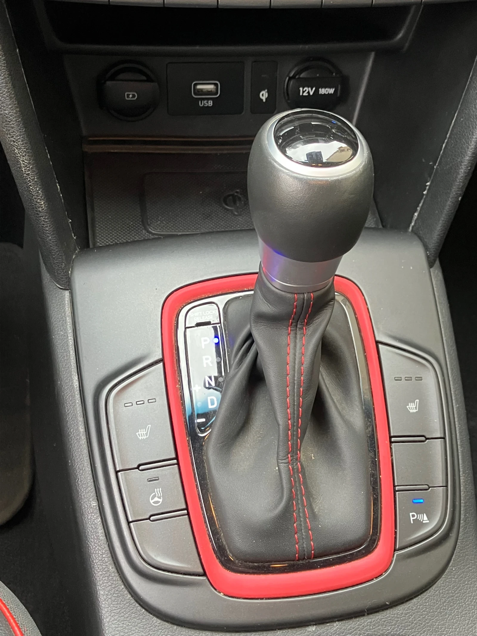 Hyundai Kona 1.6 Hybrid , снимка 9 - Автомобили и джипове - 54367353