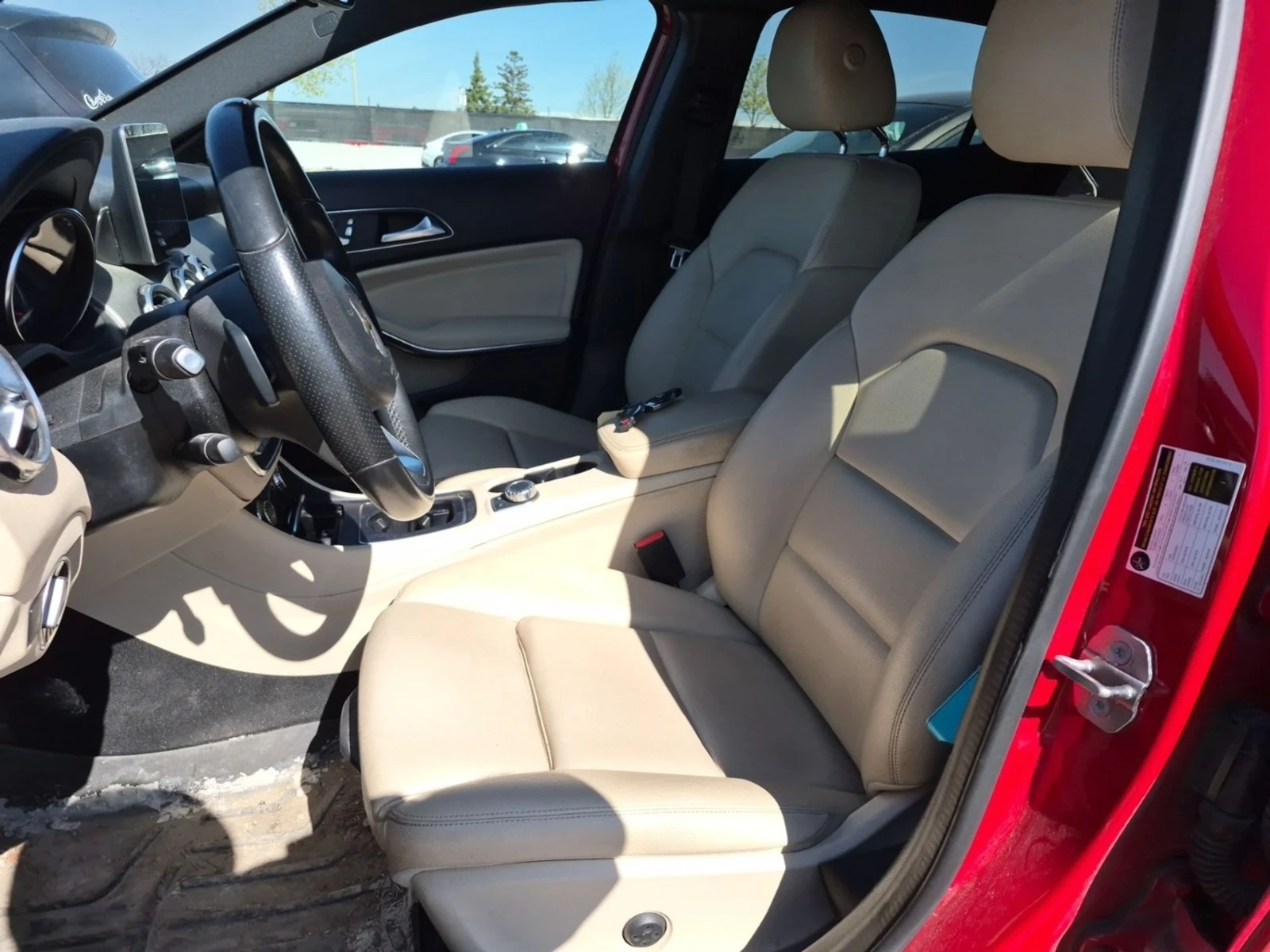 Mercedes-Benz GLA 250 4matic* AвтоКредит * (ЦЕНА ДО БГ), снимка 7 - Автомобили и джипове - 54542218